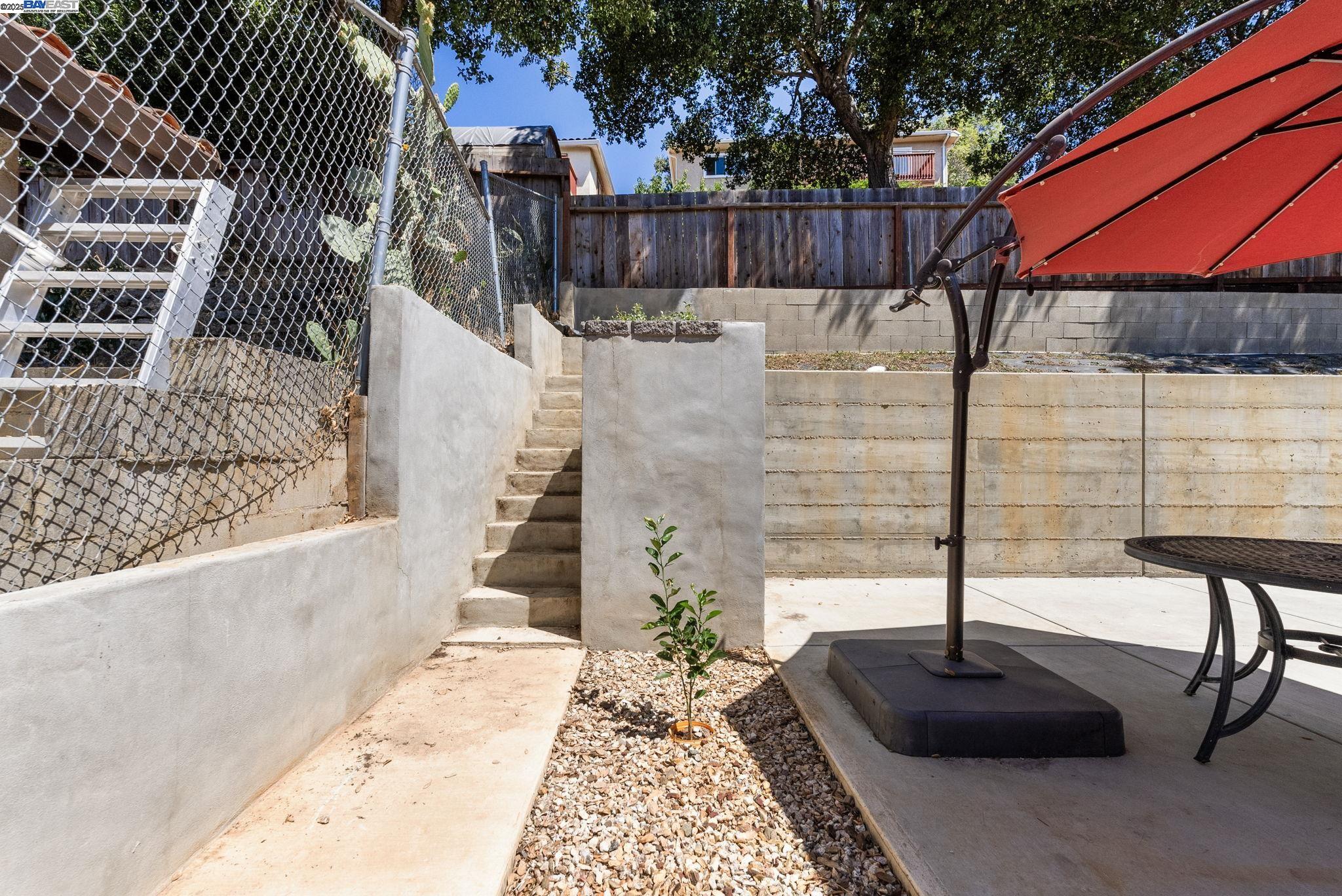 Detail Gallery Image 28 of 41 For 25910 Westview Way, Hayward,  CA 94542 - 2 Beds | 1 Baths