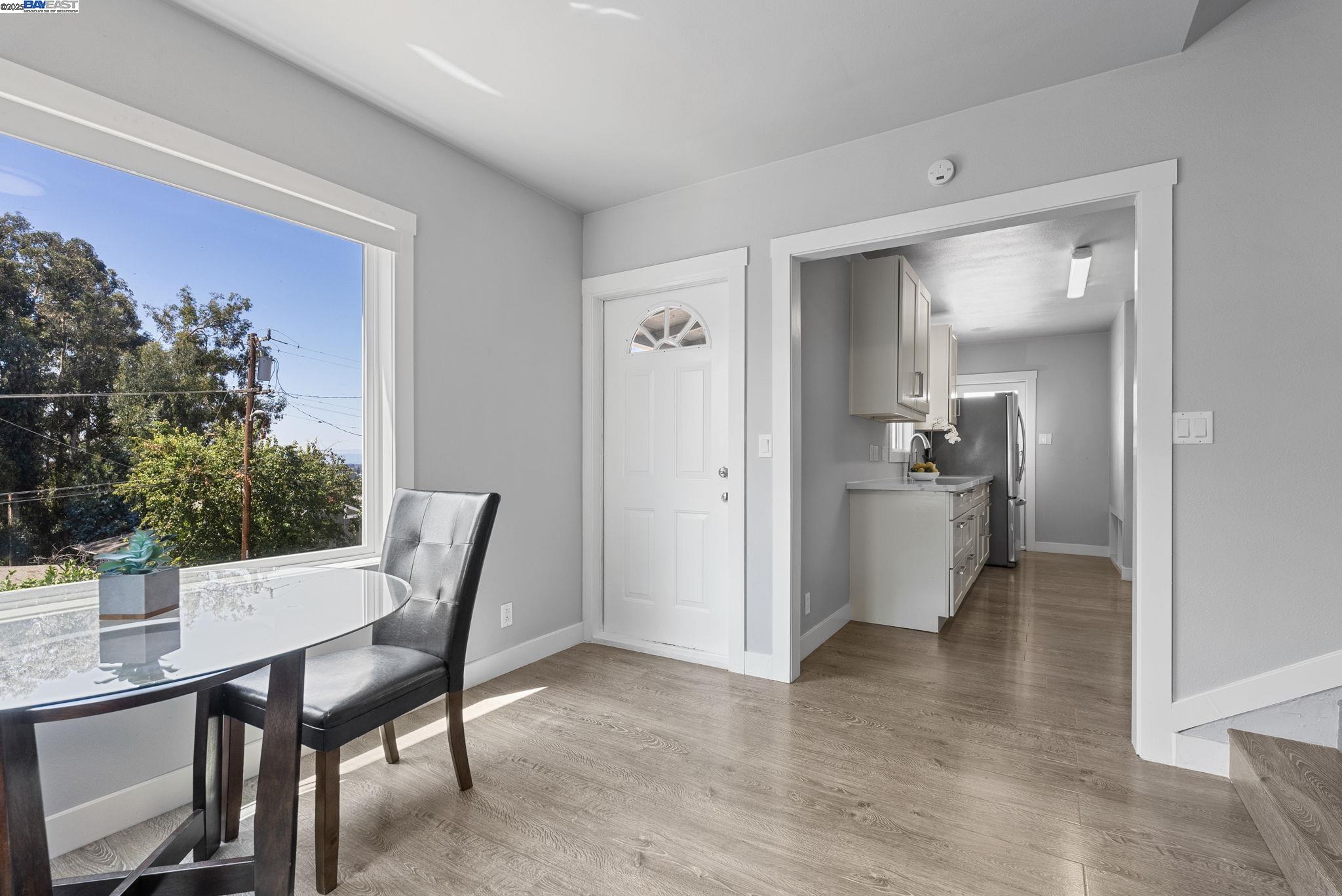 Detail Gallery Image 6 of 41 For 25910 Westview Way, Hayward,  CA 94542 - 2 Beds | 1 Baths