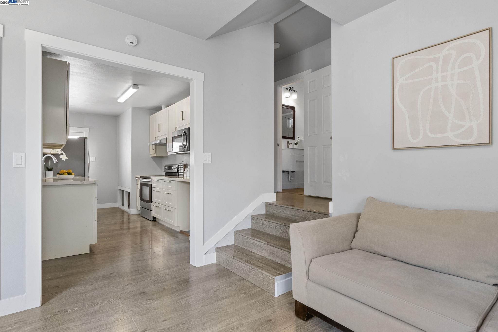 Detail Gallery Image 7 of 41 For 25910 Westview Way, Hayward,  CA 94542 - 2 Beds | 1 Baths