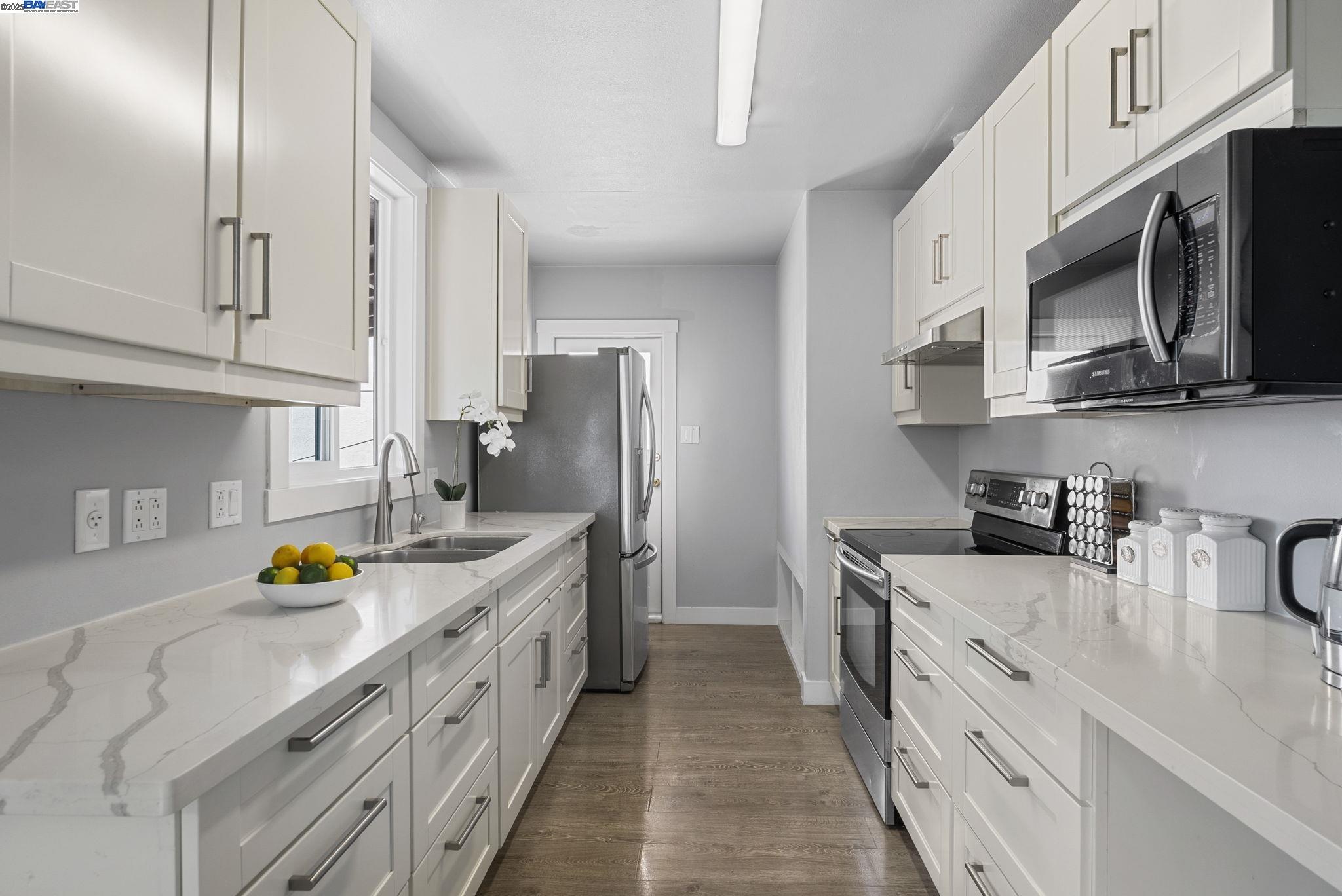 Detail Gallery Image 9 of 41 For 25910 Westview Way, Hayward,  CA 94542 - 2 Beds | 1 Baths