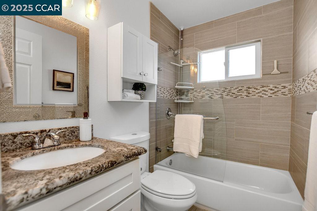 Detail Gallery Image 17 of 28 For 2006 Rainier Drive, Martinez,  CA 94553-4929 - 3 Beds | 2 Baths