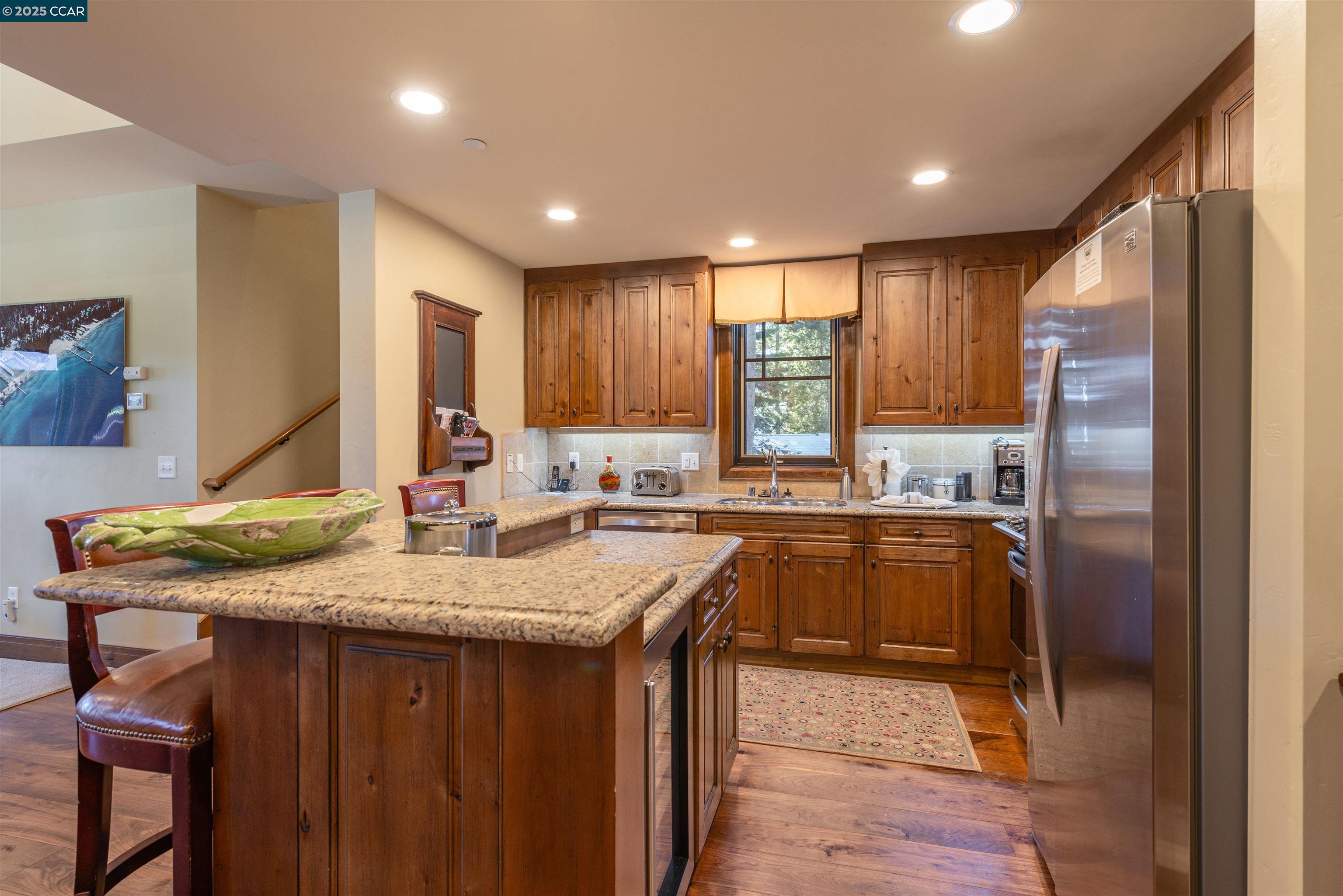 Detail Gallery Image 5 of 31 For 6750 North Lake Blvd 15g,  Tahoe Vista,  CA 96148 - 3 Beds | 3 Baths