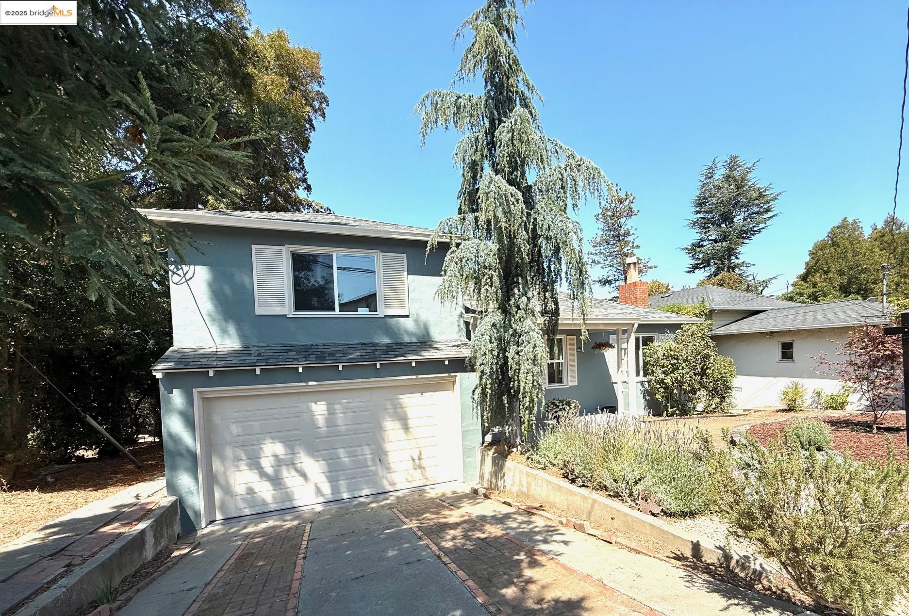 Detail Gallery Image 2 of 15 For 3601 Calafia Ave, Oakland,  CA 94605 - 2 Beds | 1 Baths