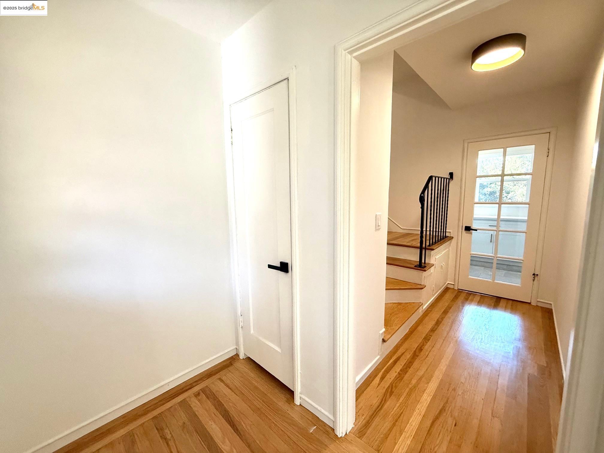 Detail Gallery Image 7 of 15 For 3601 Calafia Ave, Oakland,  CA 94605 - 2 Beds | 1 Baths