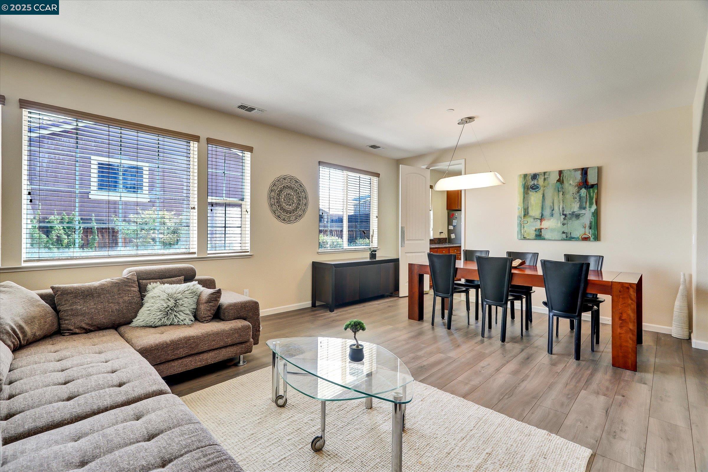 Detail Gallery Image 12 of 60 For 4007 Oak Knoll St, Antioch,  CA 94509 - 5 Beds | 3/1 Baths