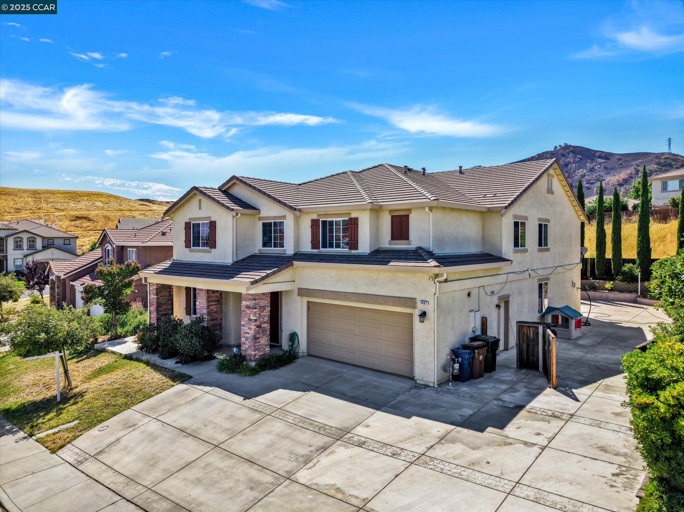 Detail Gallery Image 3 of 60 For 4007 Oak Knoll St, Antioch,  CA 94509 - 5 Beds | 3/1 Baths