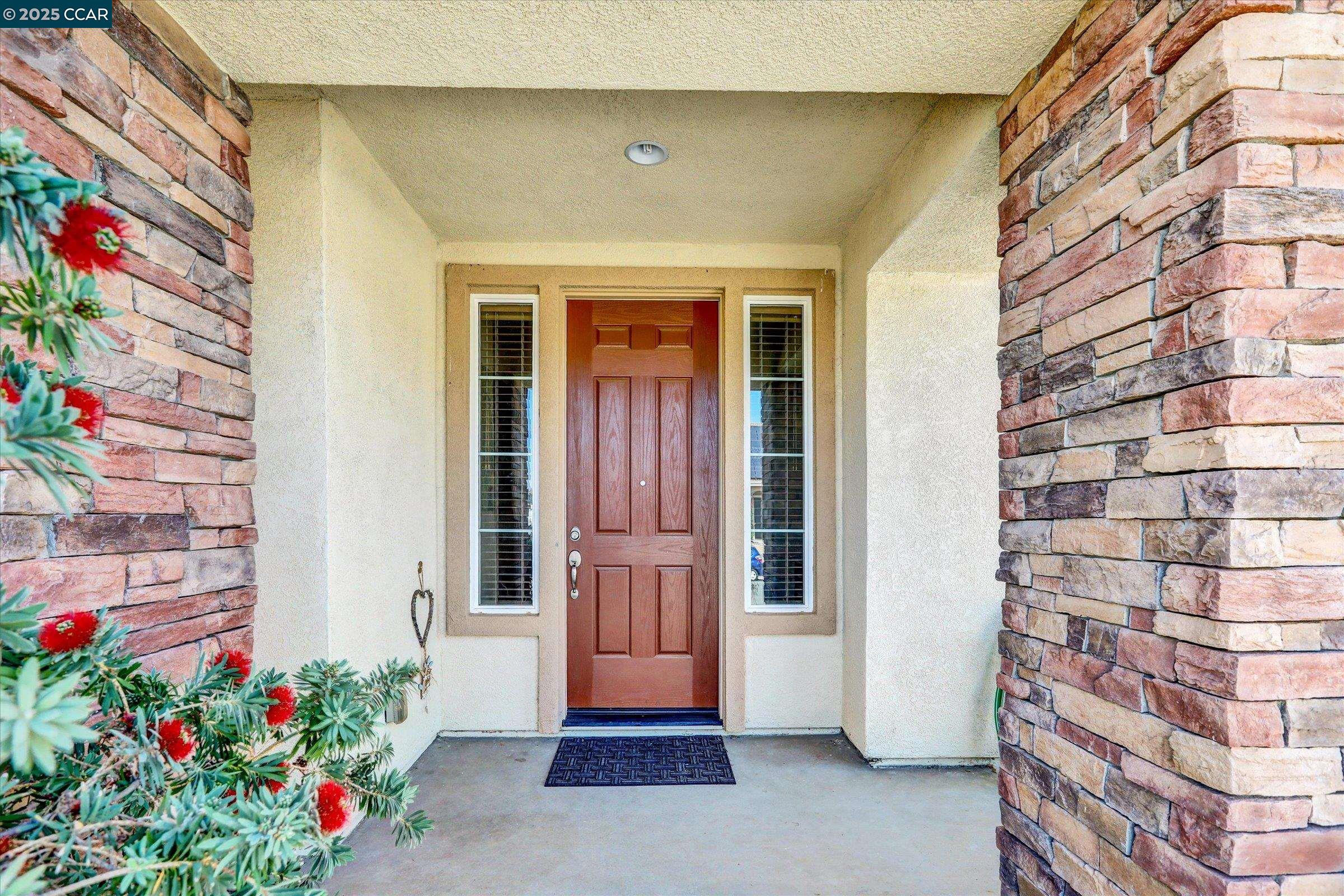 Detail Gallery Image 5 of 60 For 4007 Oak Knoll St, Antioch,  CA 94509 - 5 Beds | 3/1 Baths