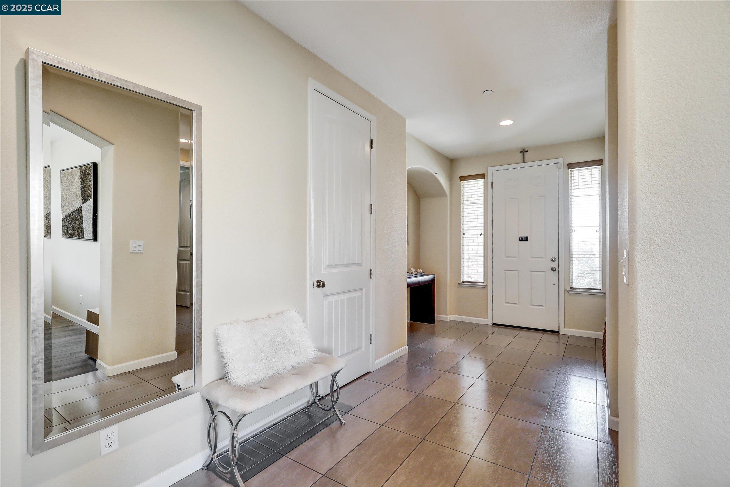 Detail Gallery Image 6 of 60 For 4007 Oak Knoll St, Antioch,  CA 94509 - 5 Beds | 3/1 Baths