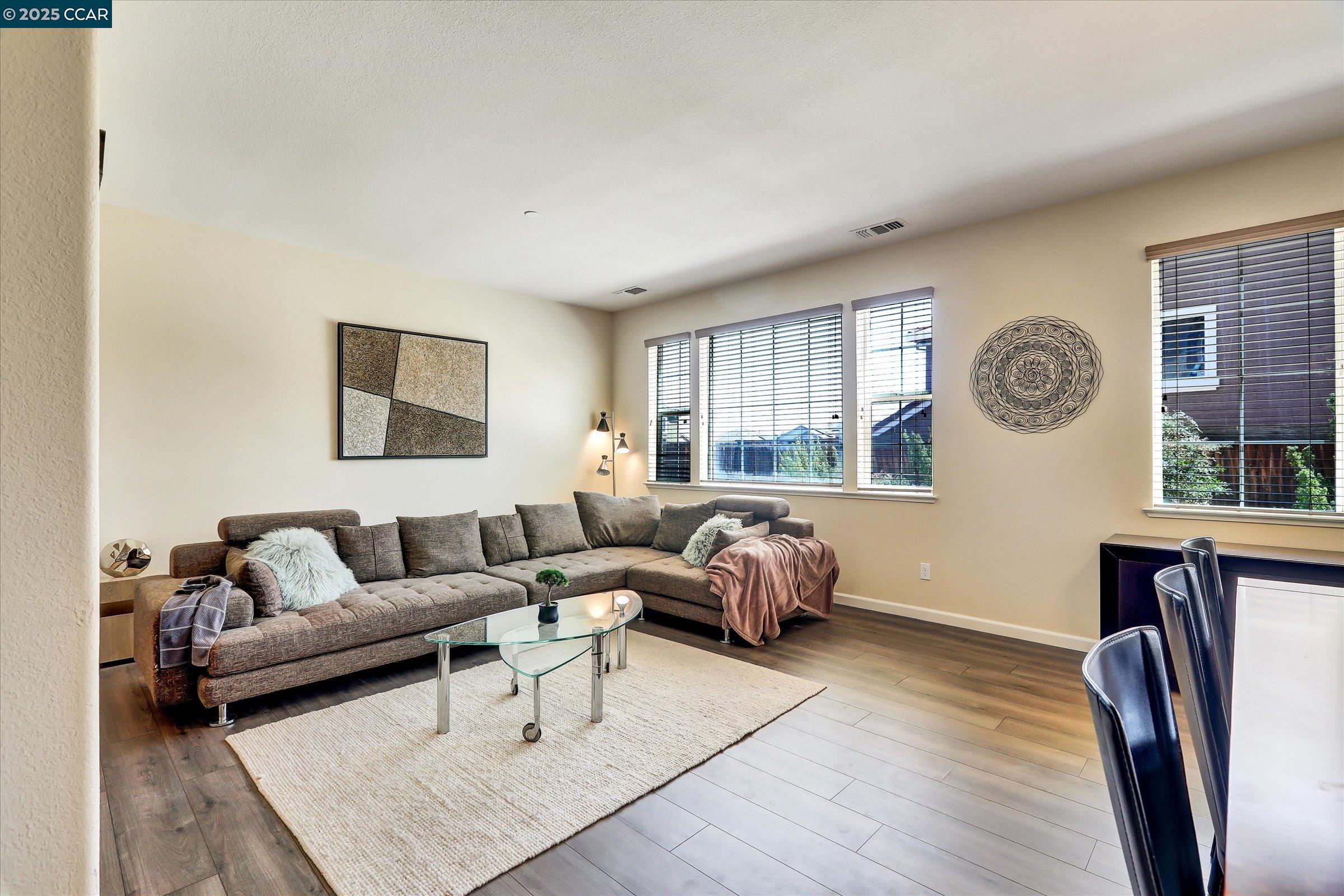 Detail Gallery Image 10 of 60 For 4007 Oak Knoll St, Antioch,  CA 94509 - 5 Beds | 3/1 Baths