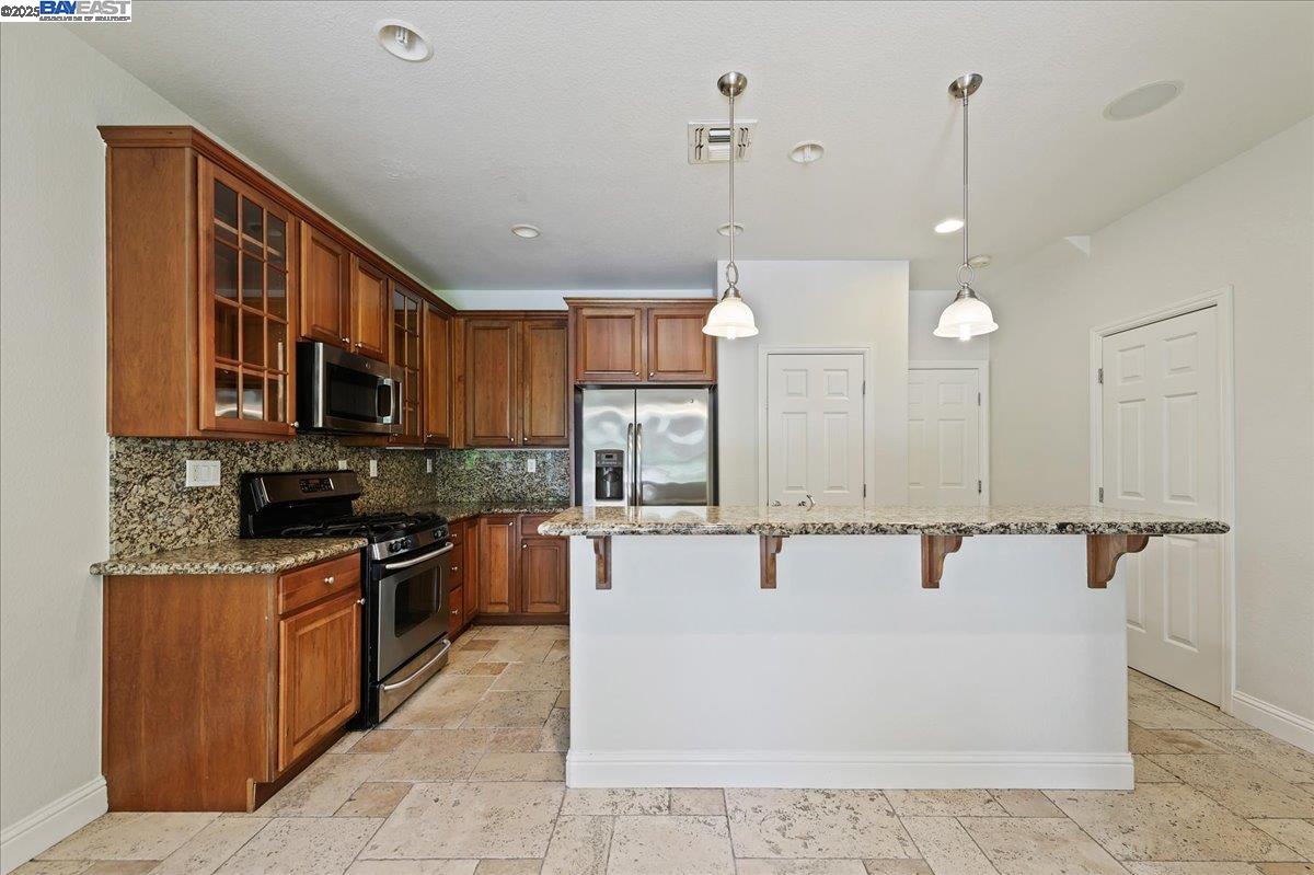 Detail Gallery Image 6 of 28 For 13 S Aldea Street, Mountain House,  CA 95391 - 3 Beds | 2/1 Baths