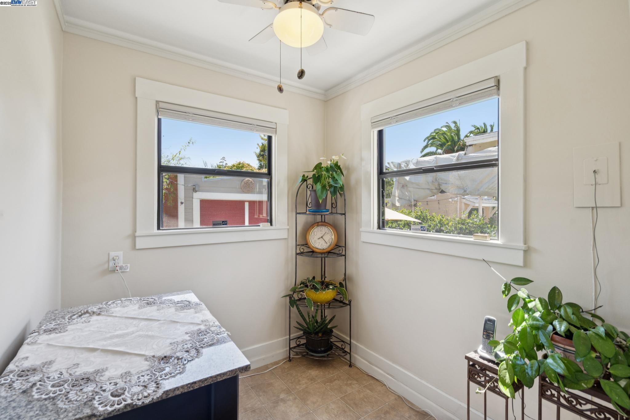 Detail Gallery Image 15 of 31 For 3144 60th Ave, Oakland,  CA 94605 - 2 Beds | 1 Baths