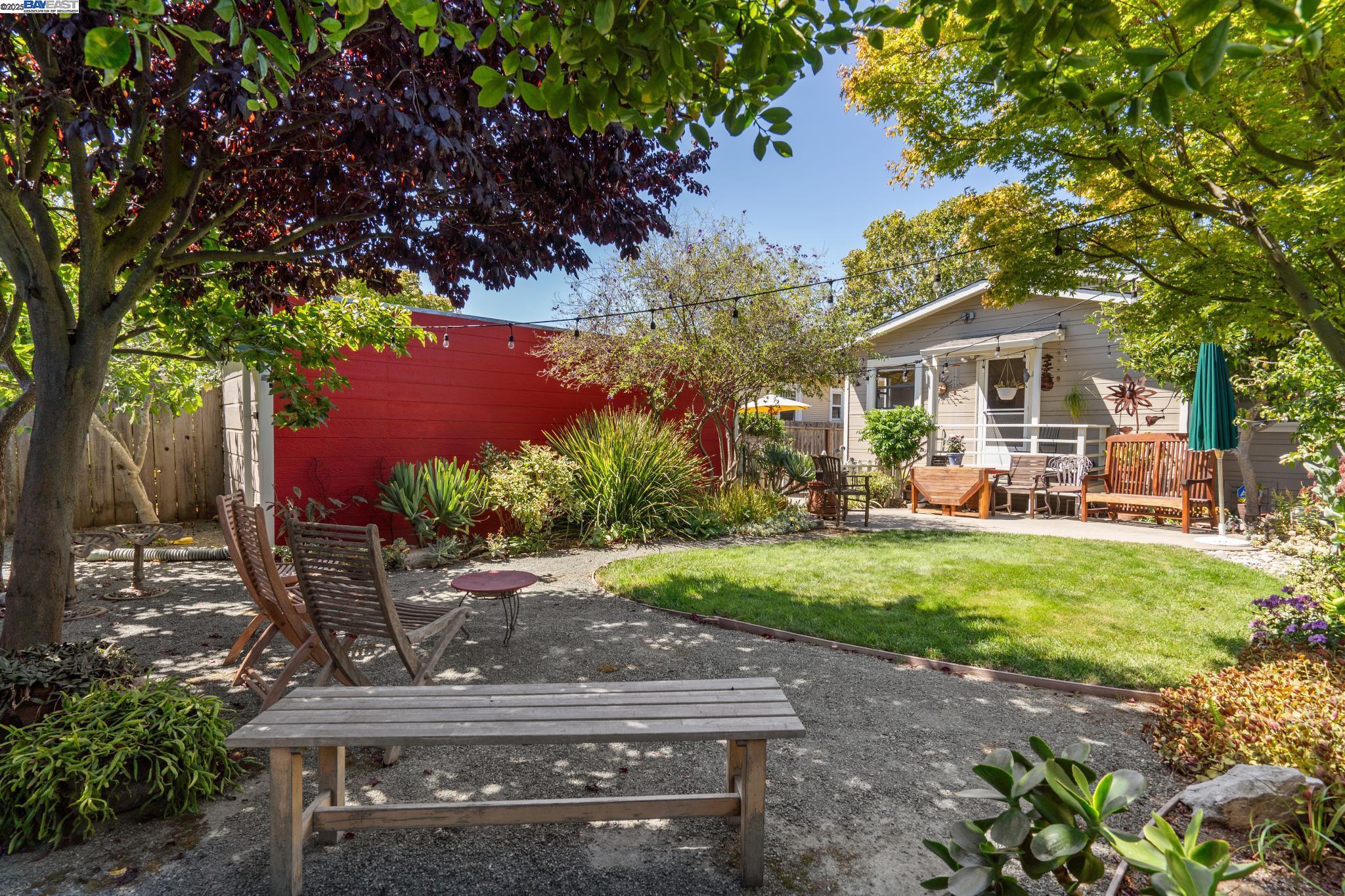 Detail Gallery Image 28 of 31 For 3144 60th Ave, Oakland,  CA 94605 - 2 Beds | 1 Baths