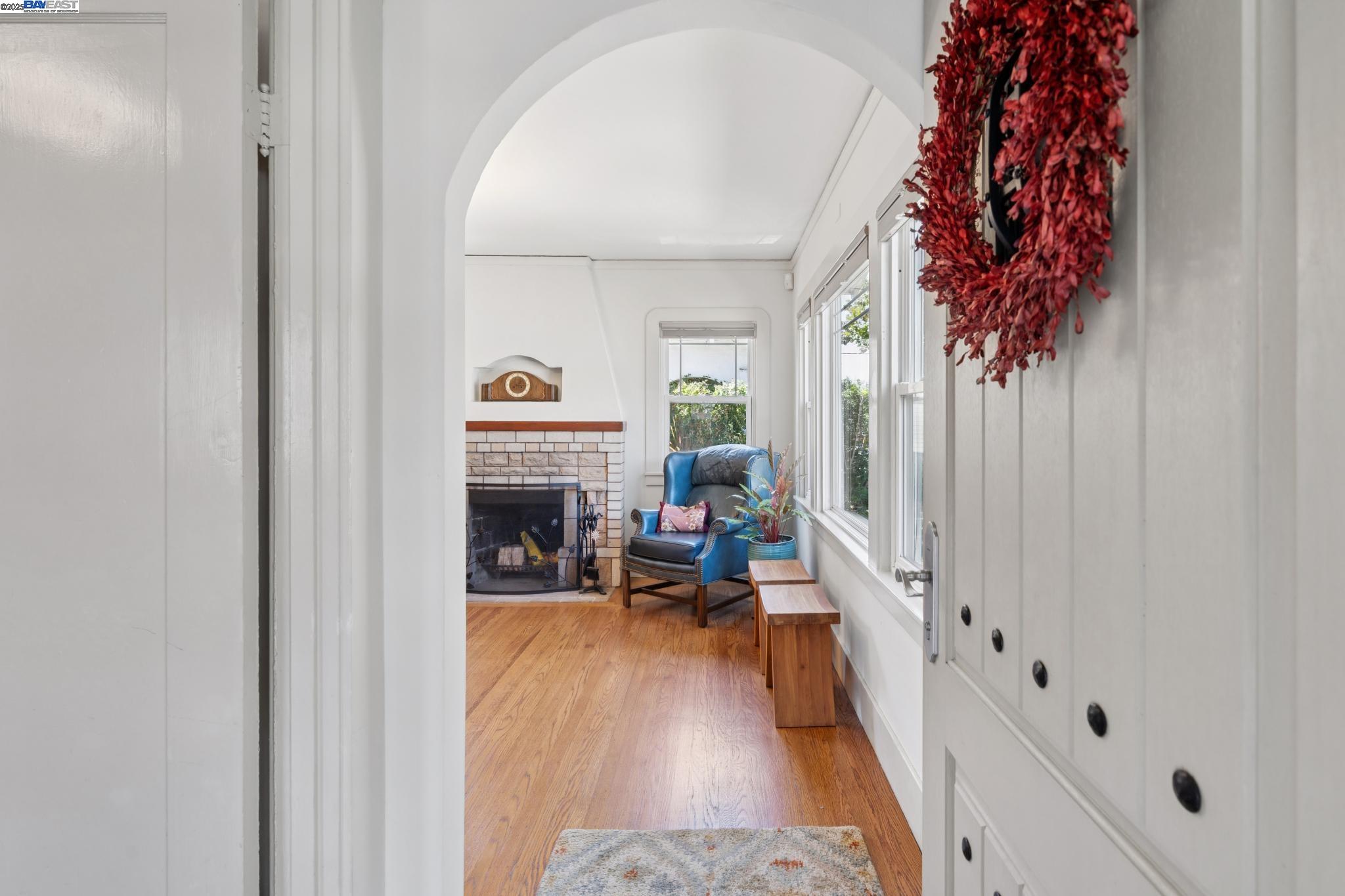 Detail Gallery Image 5 of 31 For 3144 60th Ave, Oakland,  CA 94605 - 2 Beds | 1 Baths