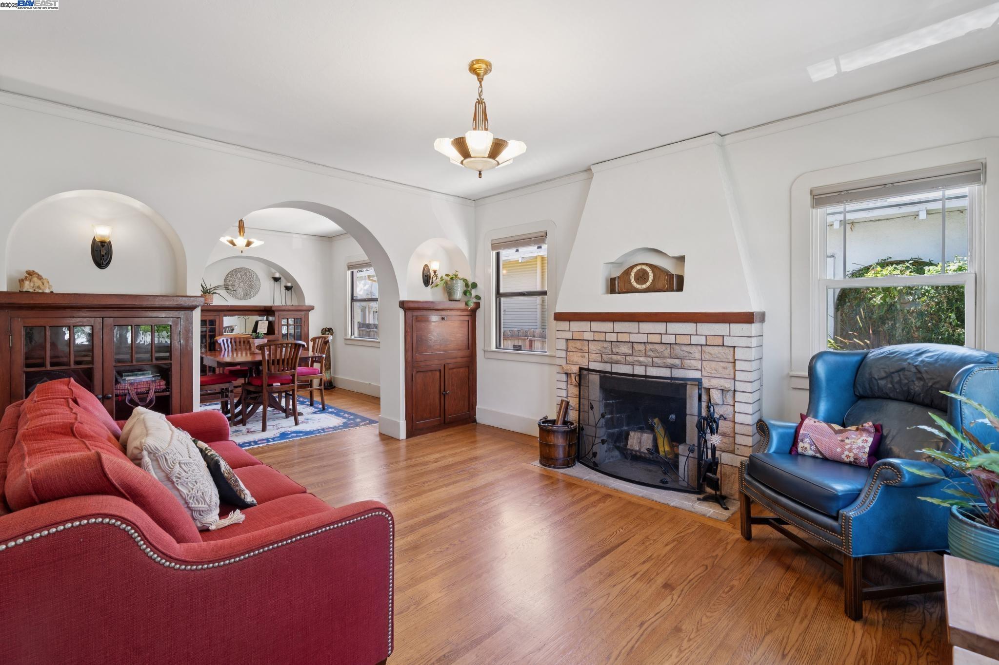 Detail Gallery Image 6 of 31 For 3144 60th Ave, Oakland,  CA 94605 - 2 Beds | 1 Baths