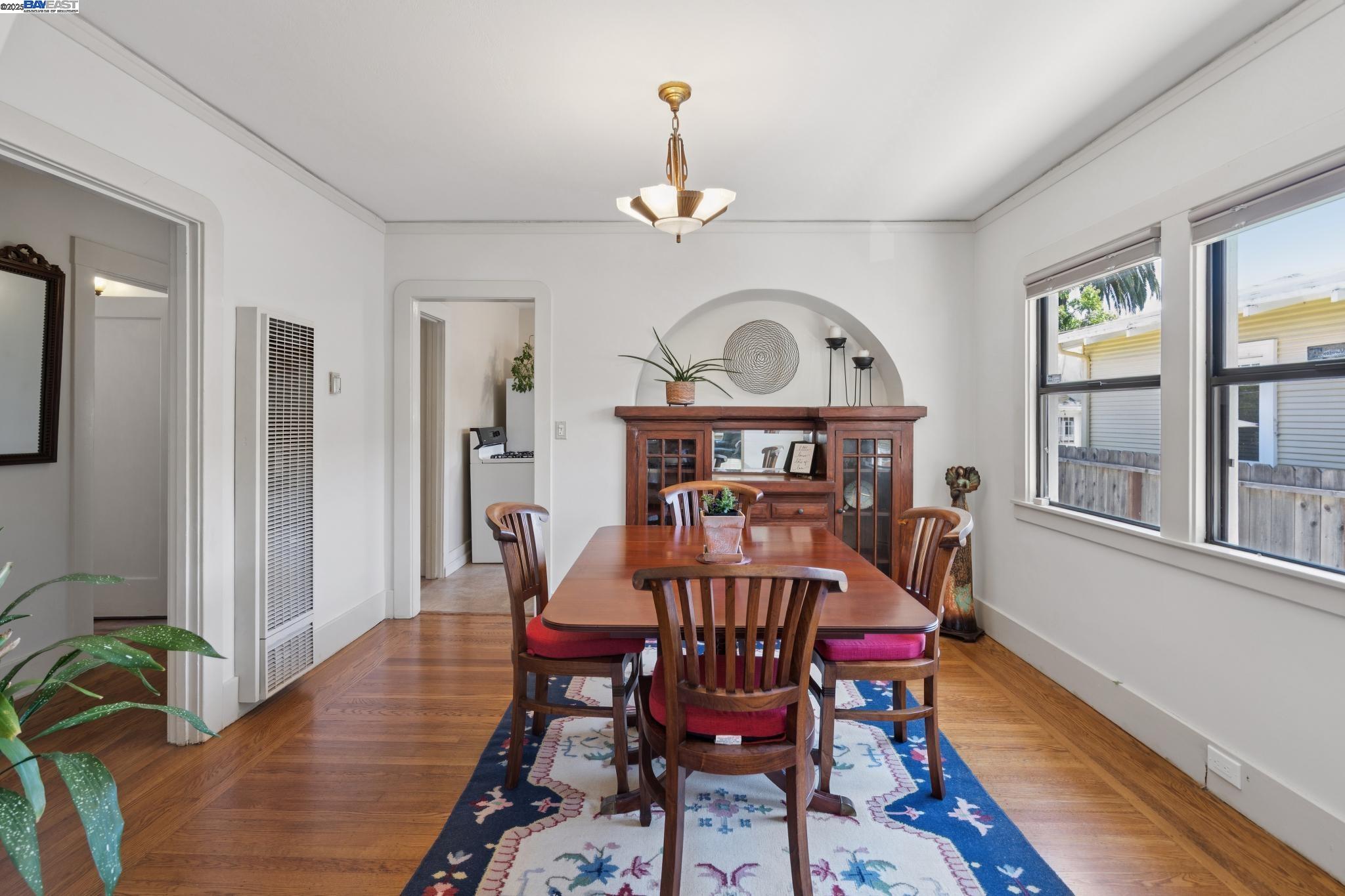 Detail Gallery Image 9 of 31 For 3144 60th Ave, Oakland,  CA 94605 - 2 Beds | 1 Baths