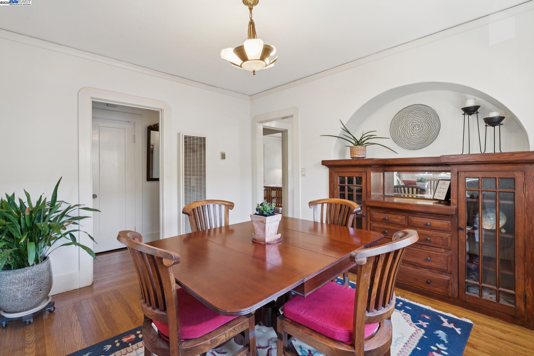 Detail Gallery Image 10 of 31 For 3144 60th Ave, Oakland,  CA 94605 - 2 Beds | 1 Baths