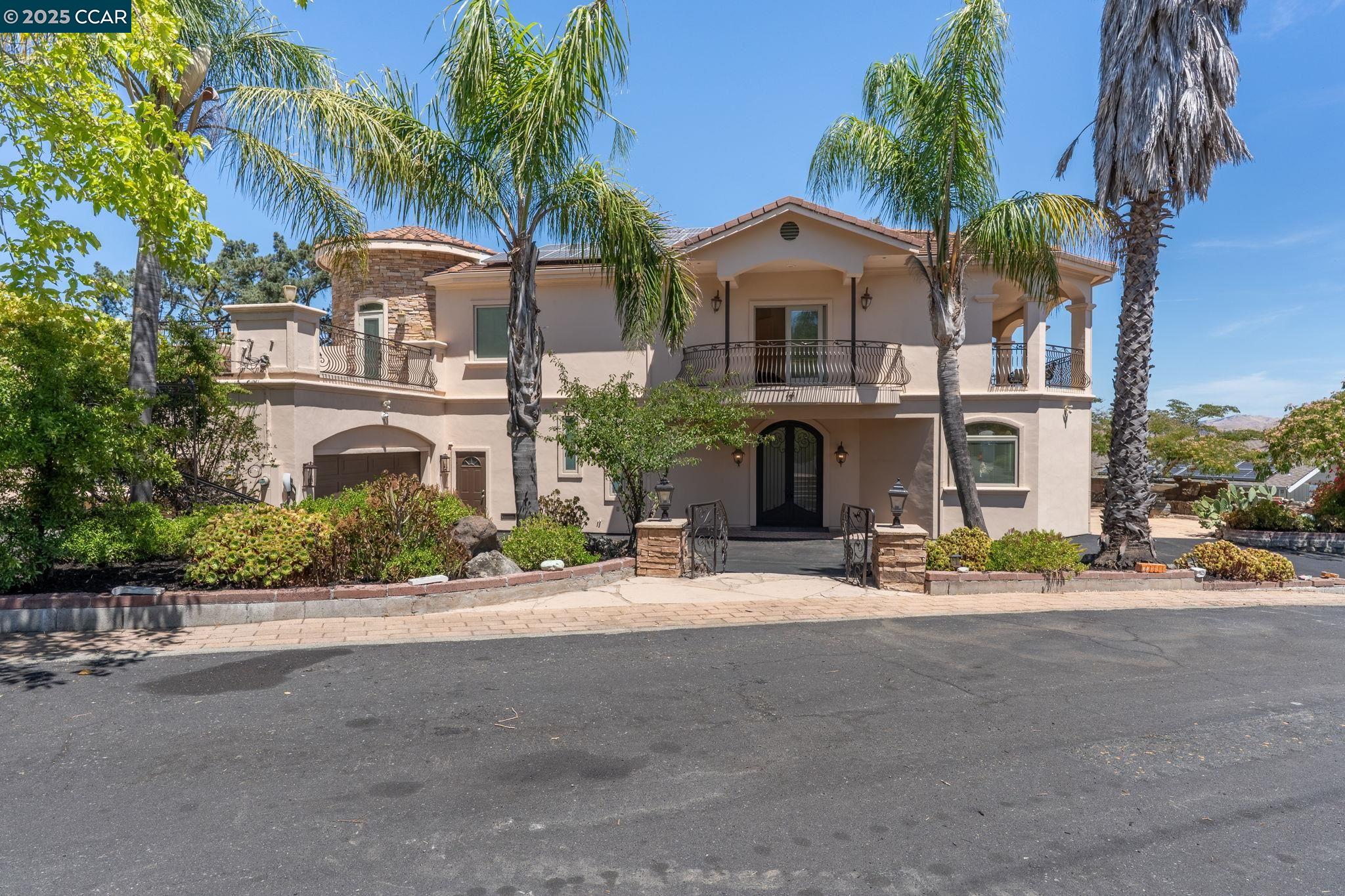Detail Gallery Image 1 of 36 For 131 Montecito Crescent, Walnut Creek,  CA 94597 - 5 Beds | 5 Baths