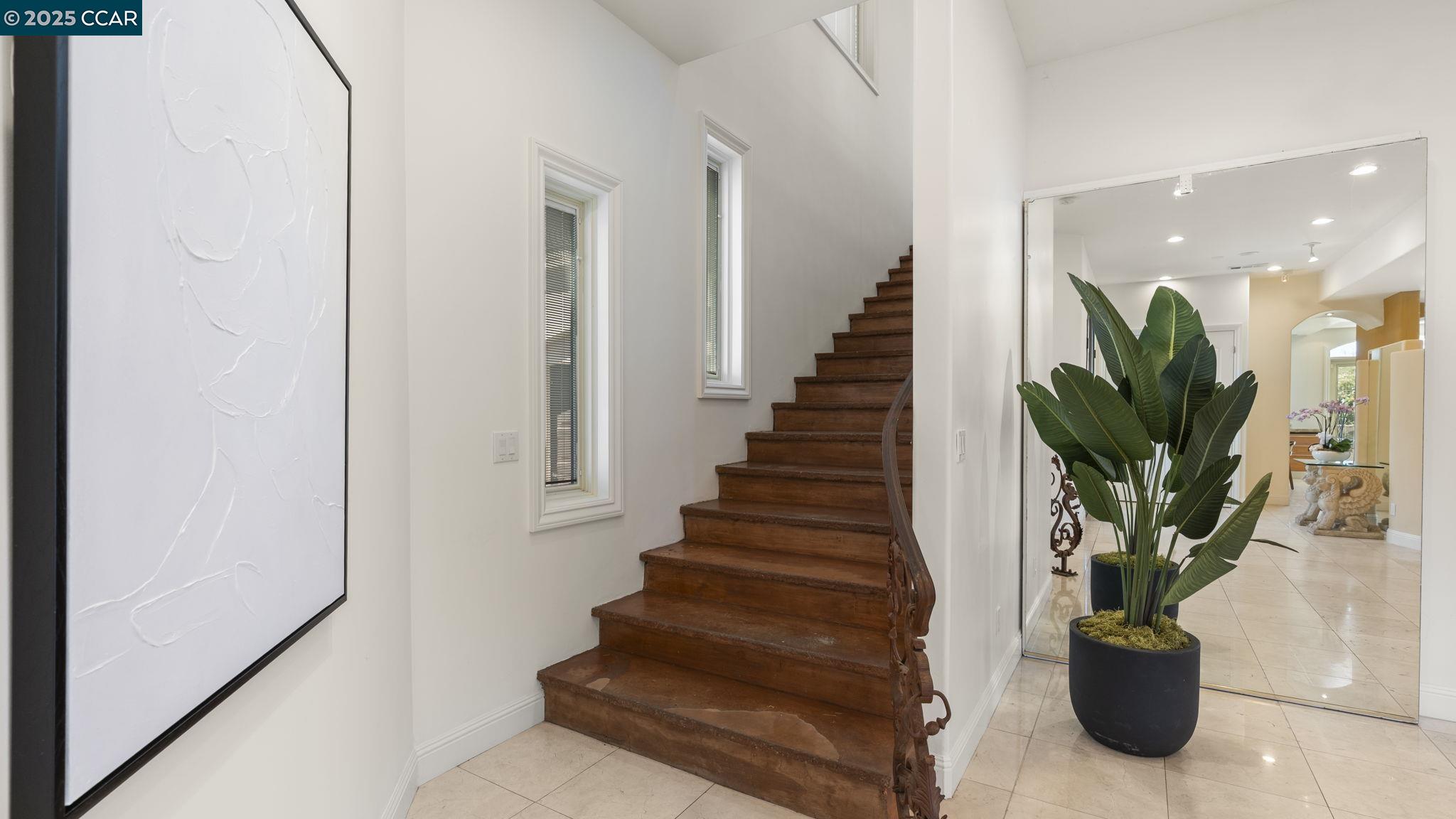 Detail Gallery Image 13 of 36 For 131 Montecito Crescent, Walnut Creek,  CA 94597 - 5 Beds | 5 Baths