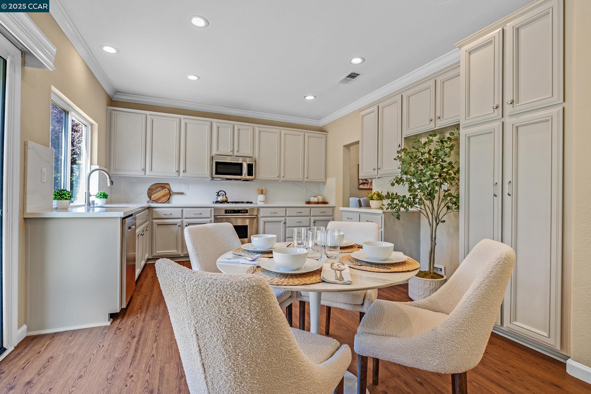 Detail Gallery Image 13 of 40 For 140 Blackstone Dr, Danville,  CA 94506 - 4 Beds | 3 Baths
