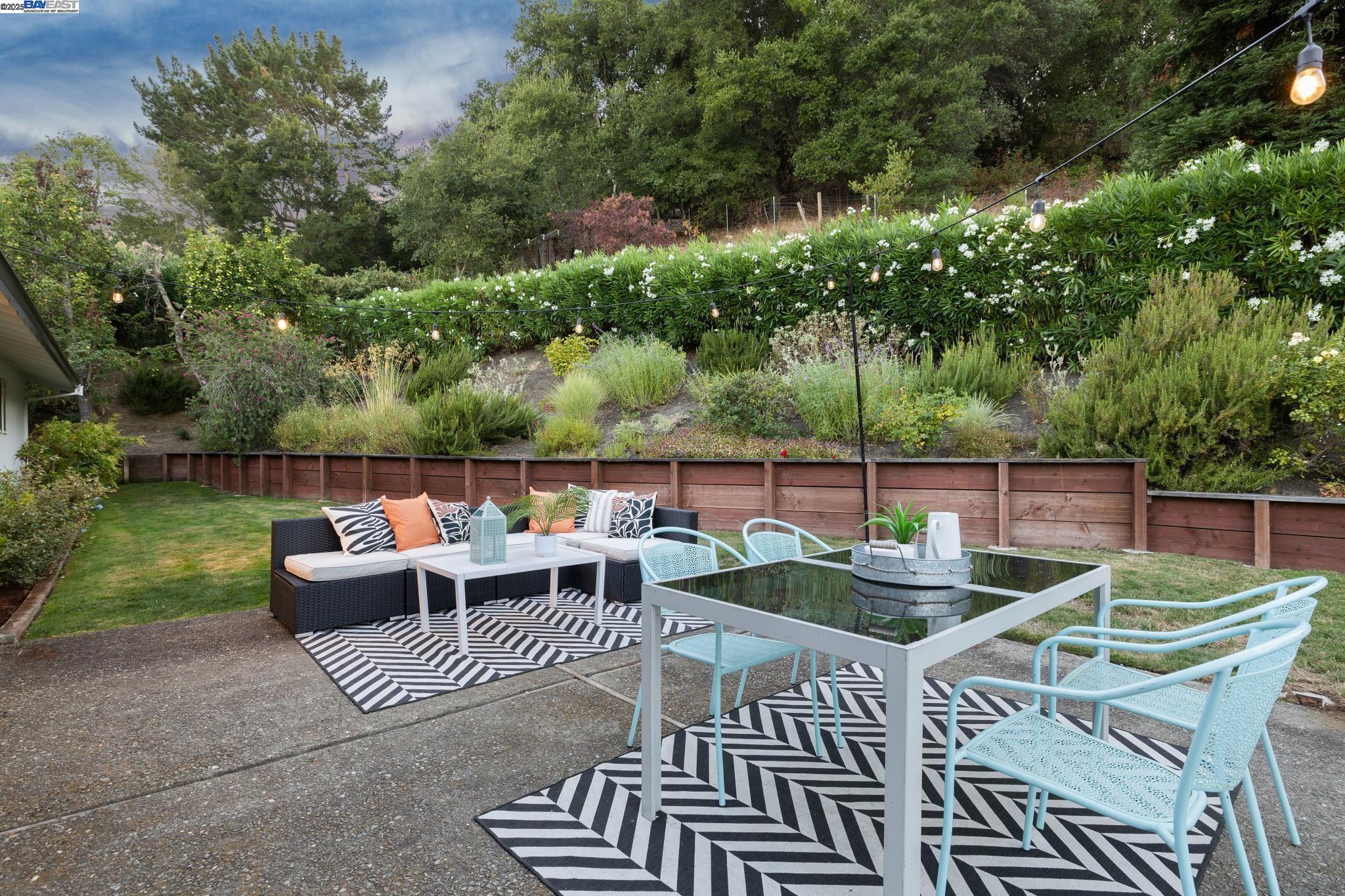 Detail Gallery Image 2 of 42 For 124 Marsha Place, Lafayette,  CA 94549 - 3 Beds | 2 Baths