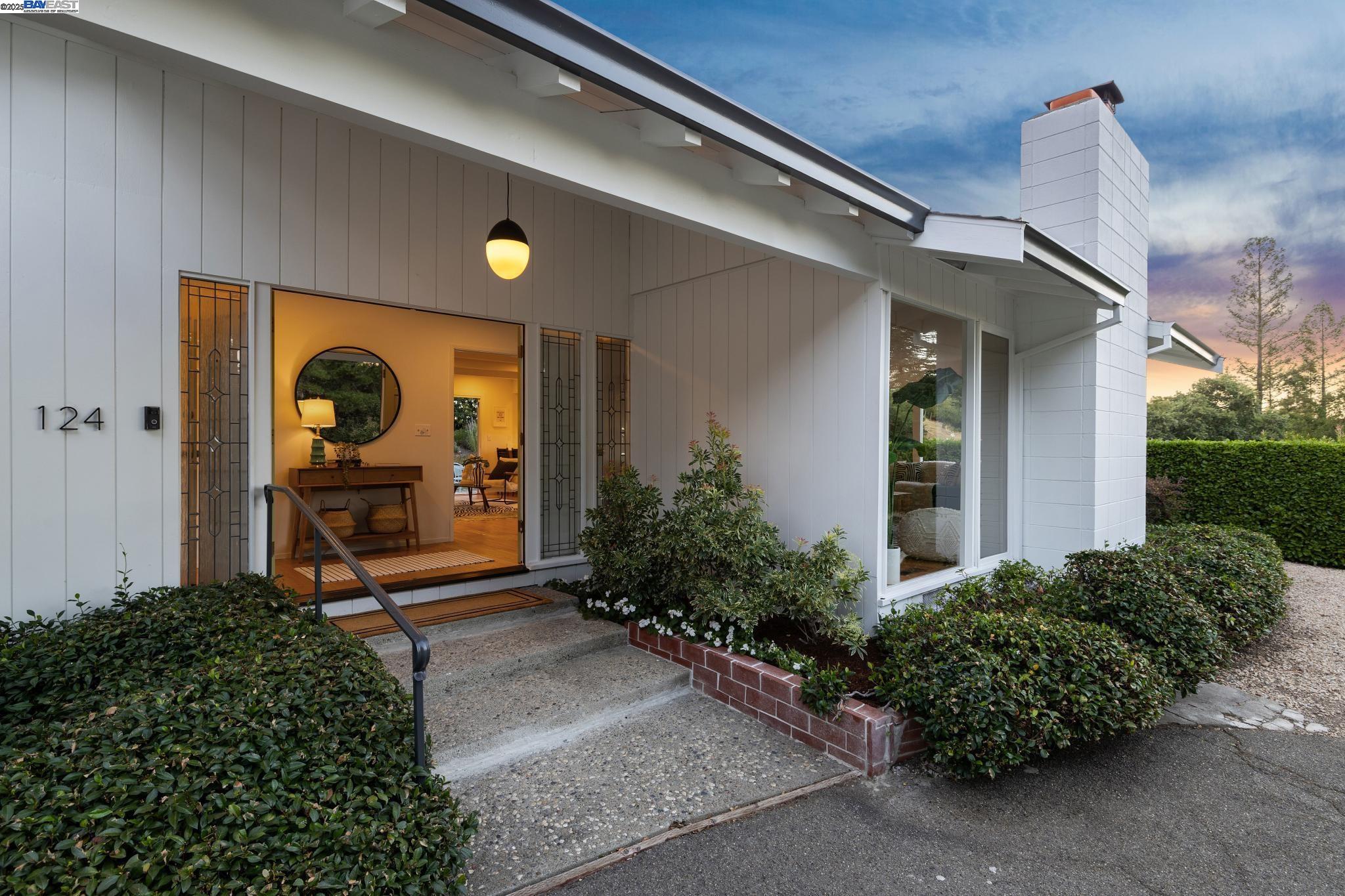 Detail Gallery Image 5 of 42 For 124 Marsha Place, Lafayette,  CA 94549 - 3 Beds | 2 Baths