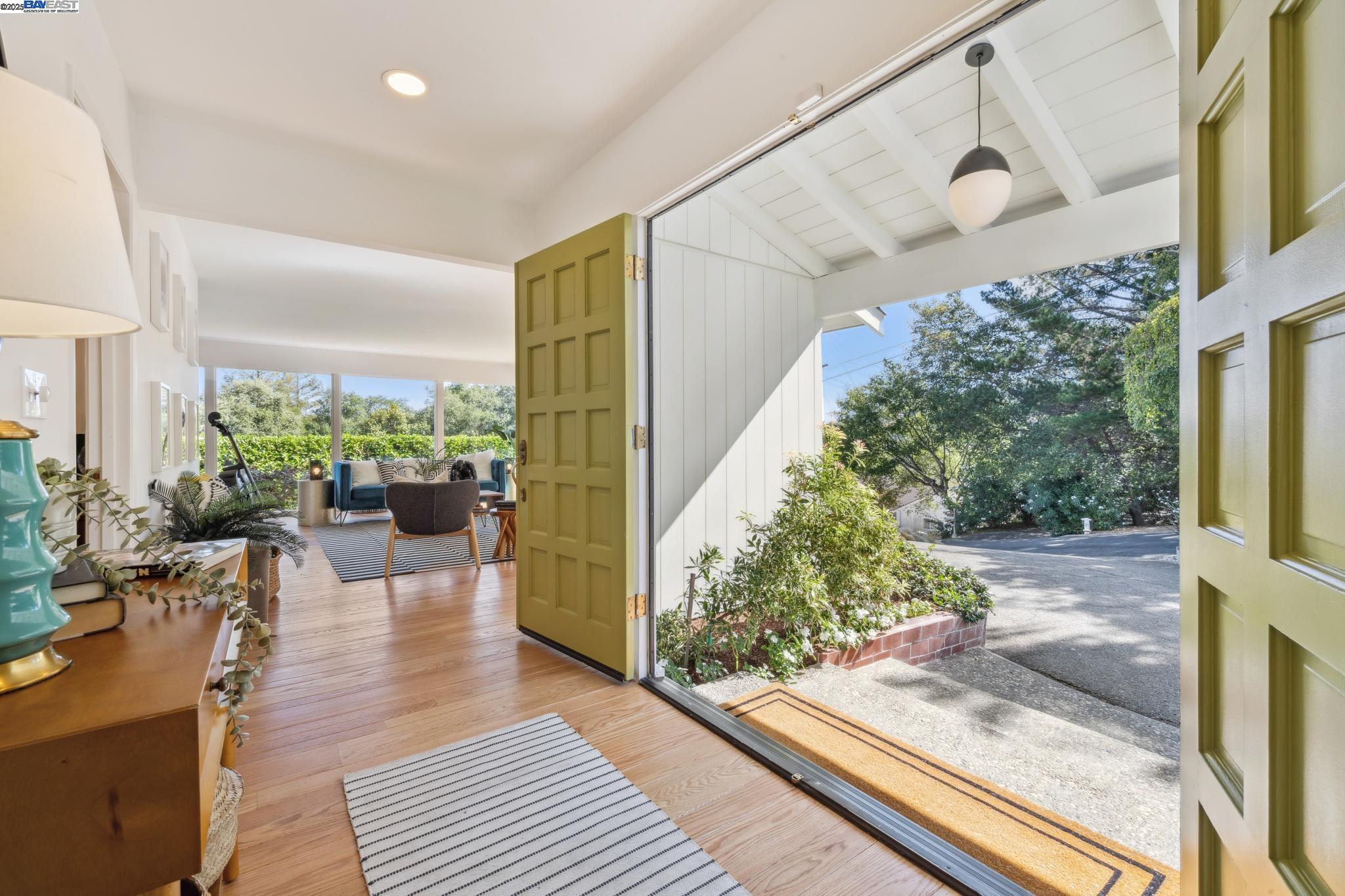Detail Gallery Image 6 of 42 For 124 Marsha Place, Lafayette,  CA 94549 - 3 Beds | 2 Baths