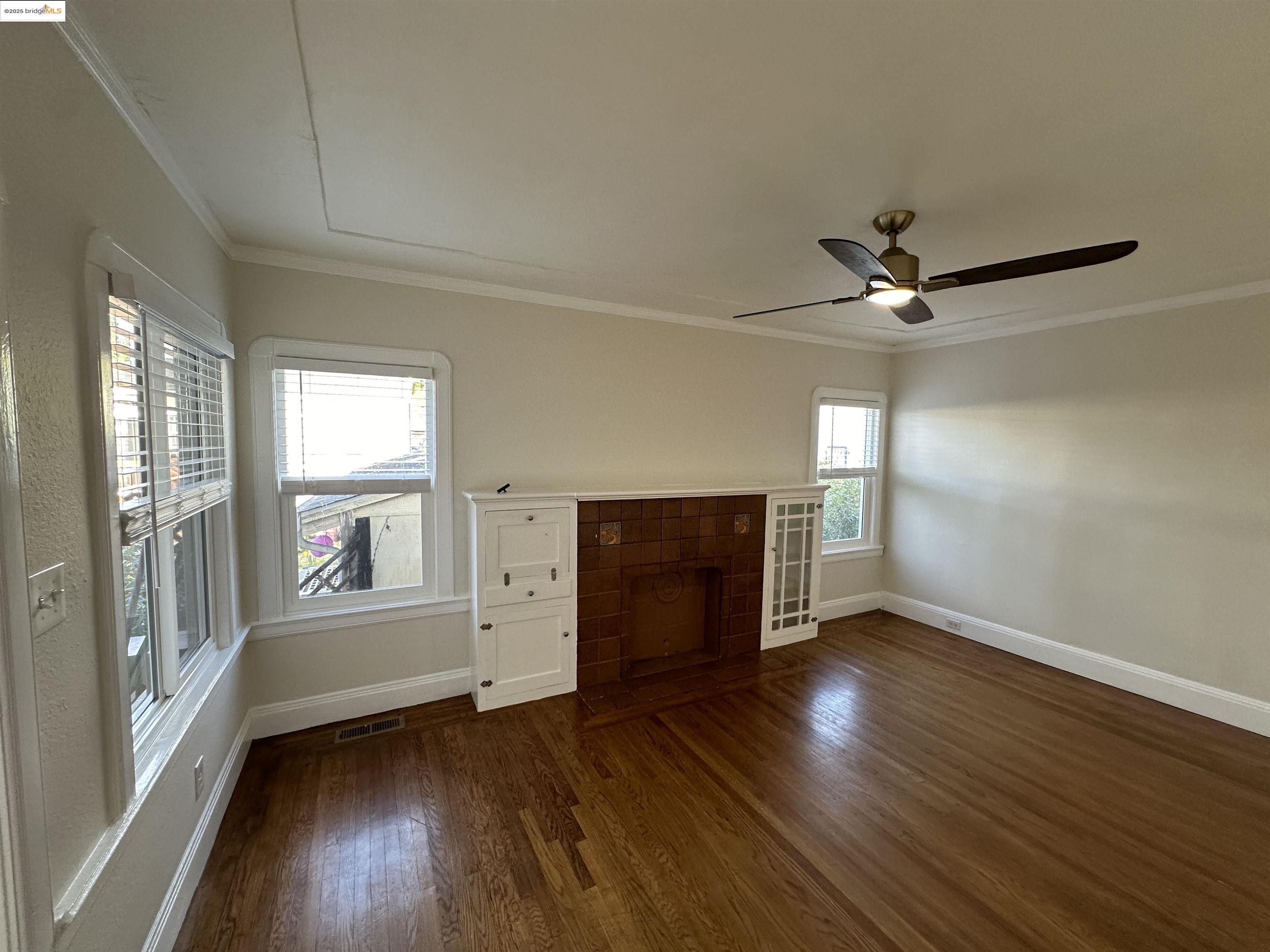 Detail Gallery Image 4 of 16 For 2430 27th Ave Unit D, Oakland,  CA 94601 - 2 Beds | 1 Baths