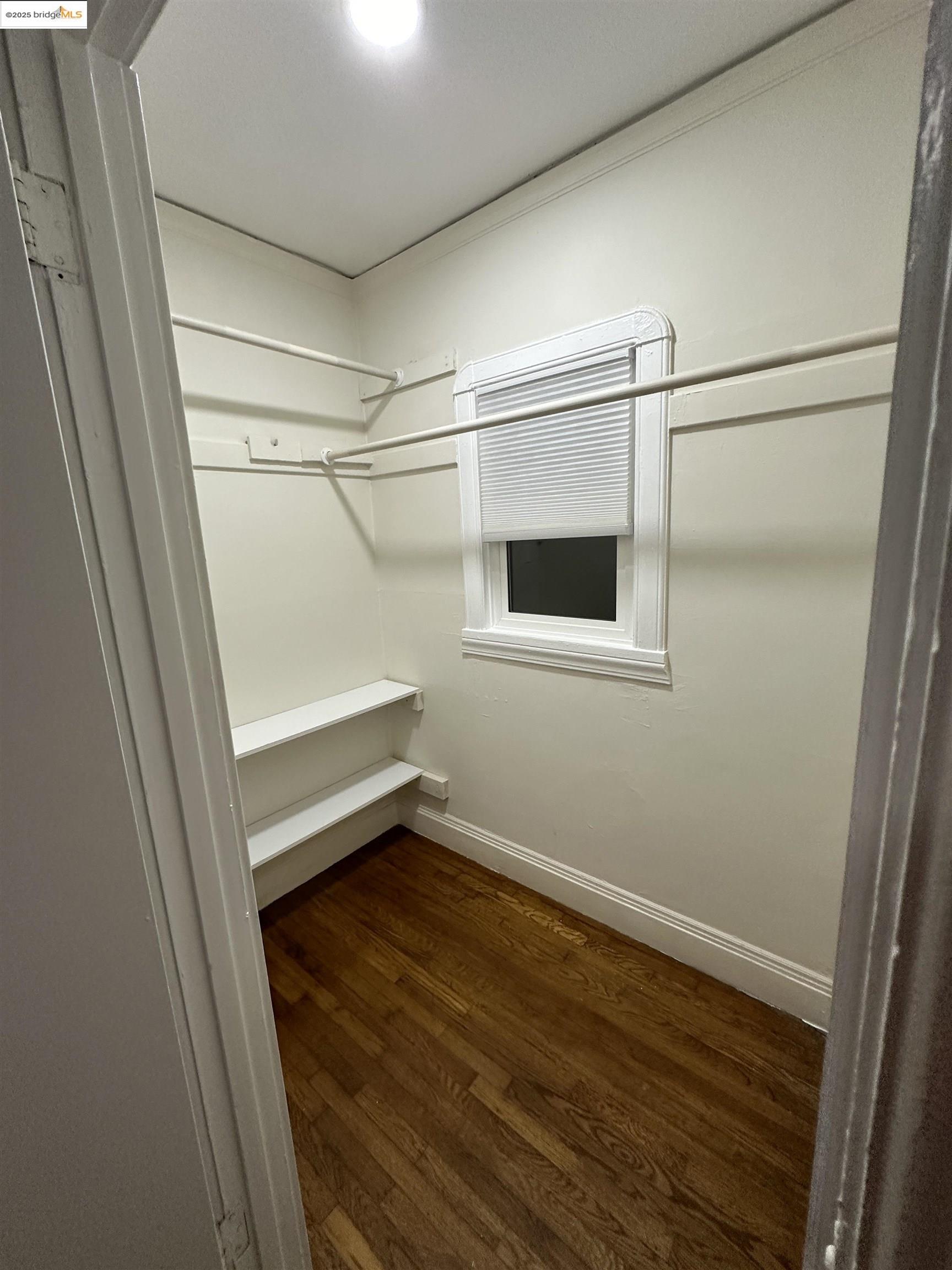 Detail Gallery Image 9 of 16 For 2430 27th Ave Unit D, Oakland,  CA 94601 - 2 Beds | 1 Baths