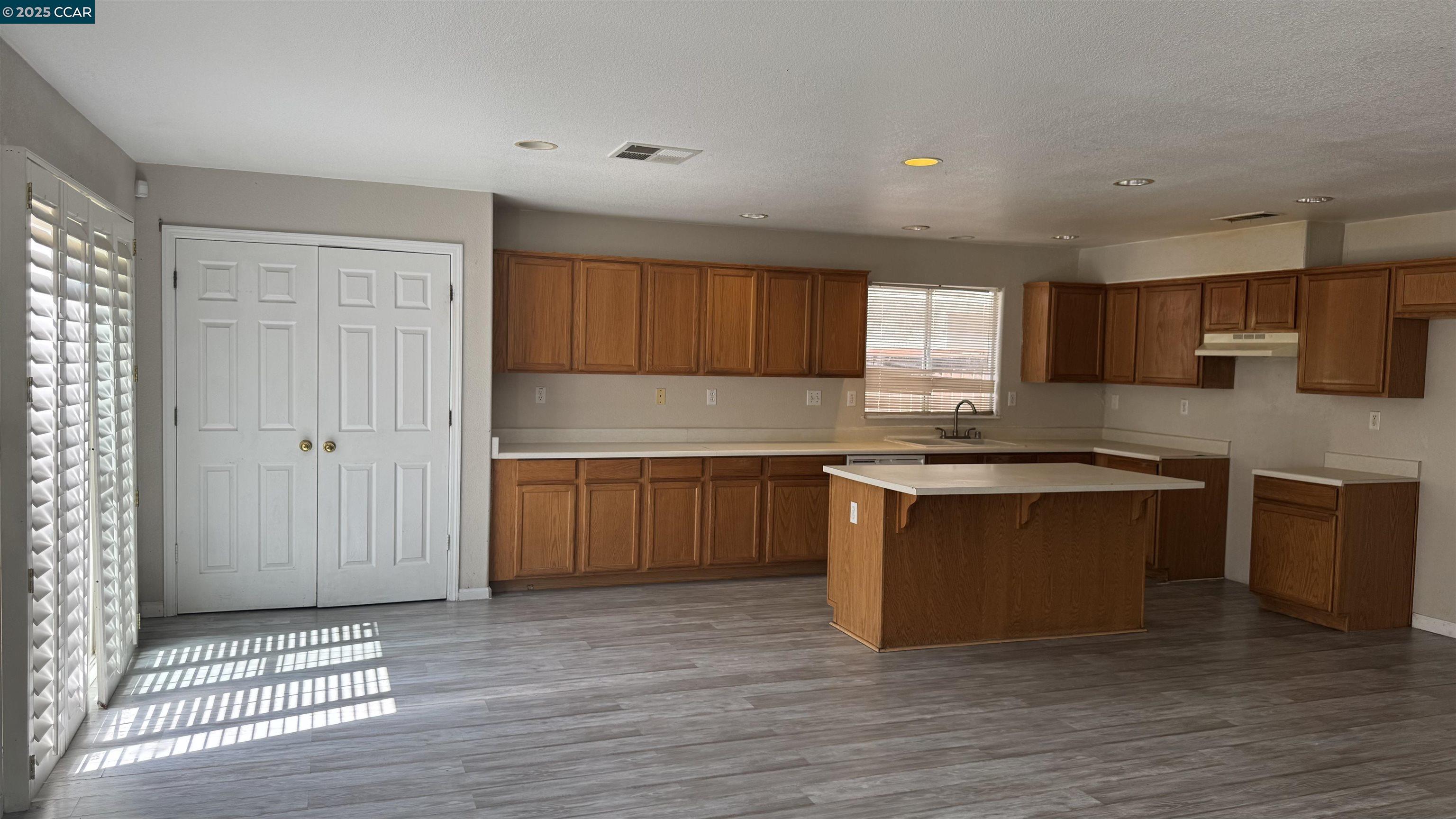 Detail Gallery Image 11 of 53 For 2773 Swan Ln, Los Banos,  CA 93635 - 6 Beds | 3/1 Baths
