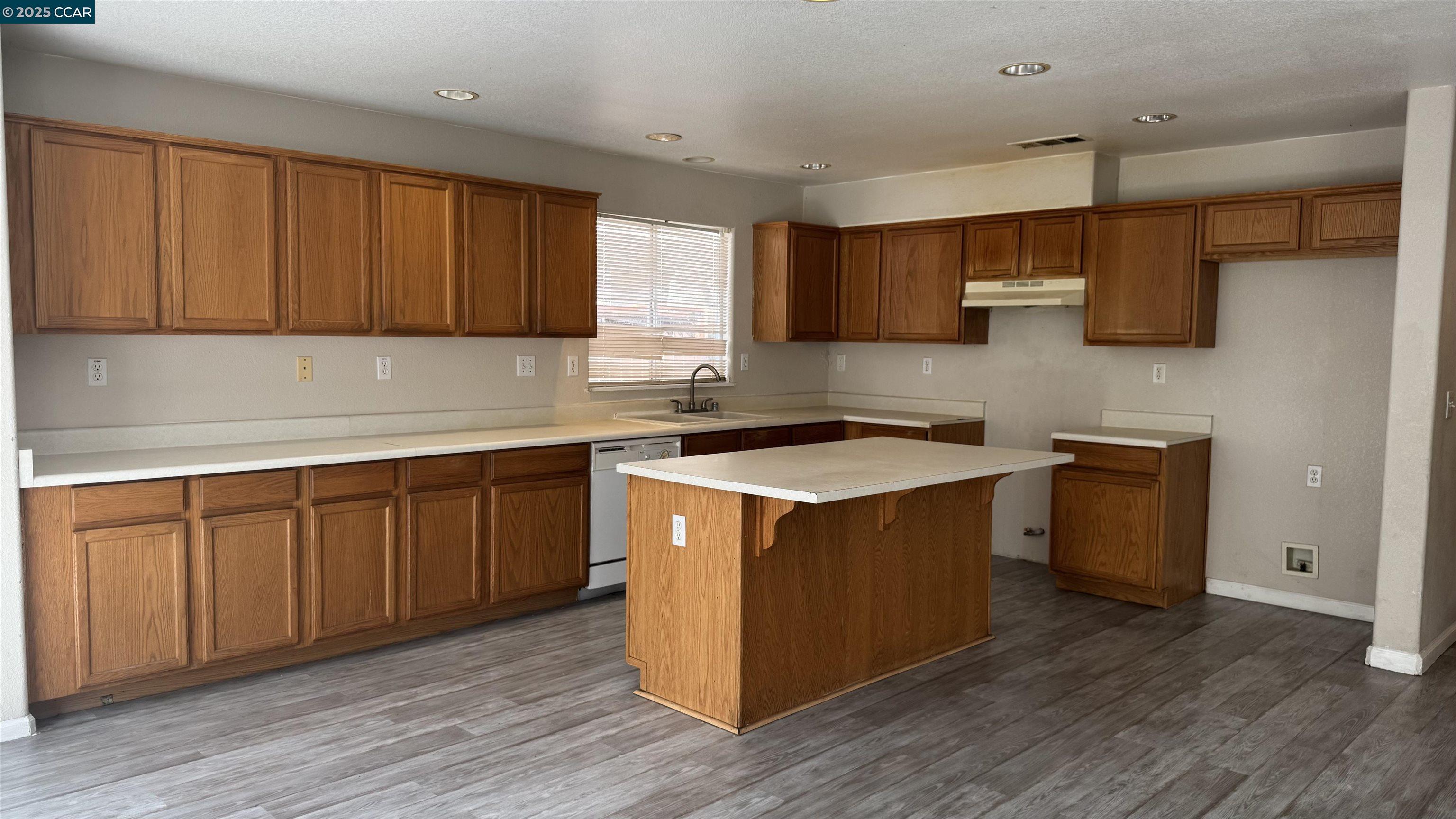 Detail Gallery Image 13 of 53 For 2773 Swan Ln, Los Banos,  CA 93635 - 6 Beds | 3/1 Baths
