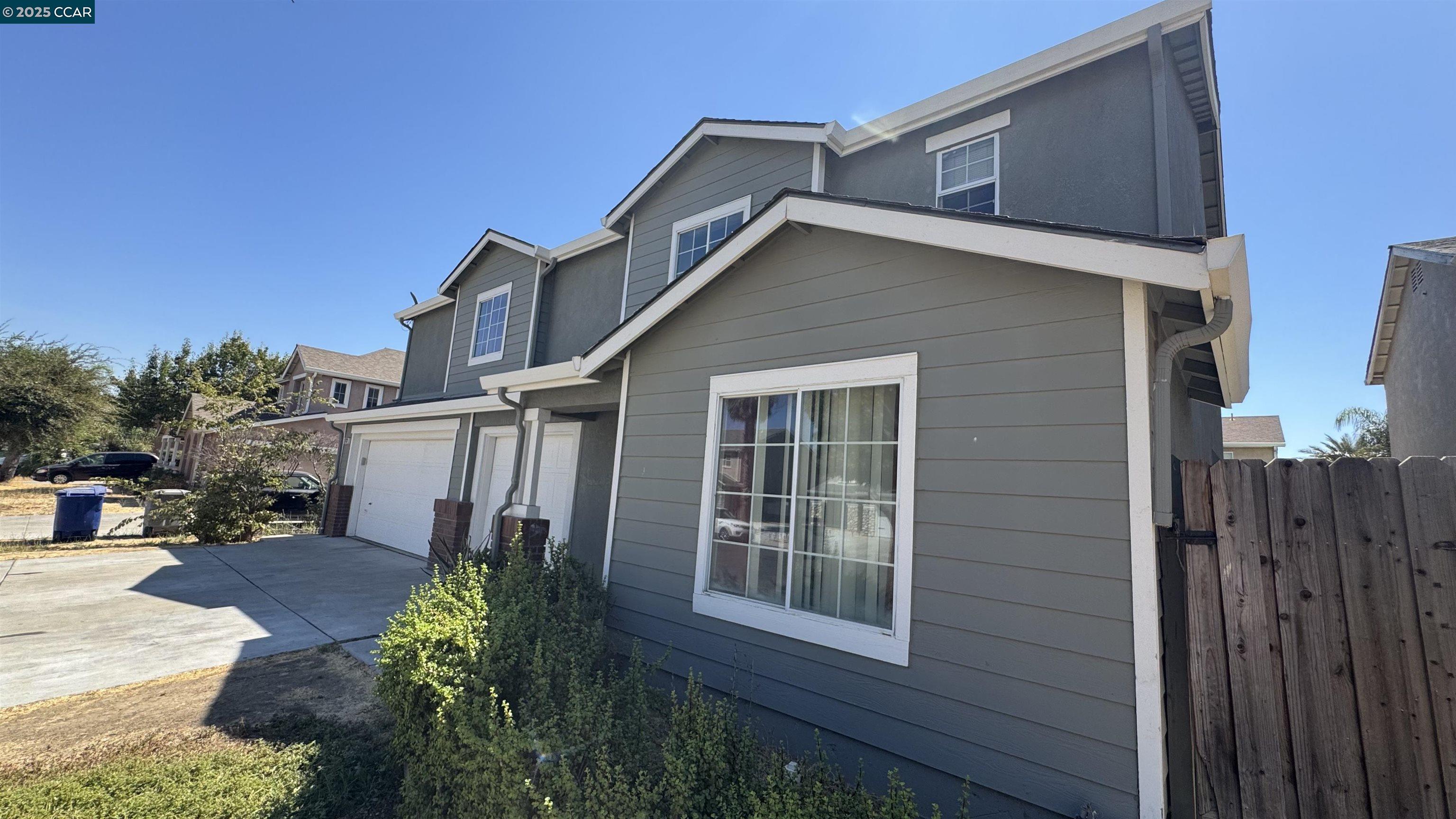 Detail Gallery Image 3 of 53 For 2773 Swan Ln, Los Banos,  CA 93635 - 6 Beds | 3/1 Baths