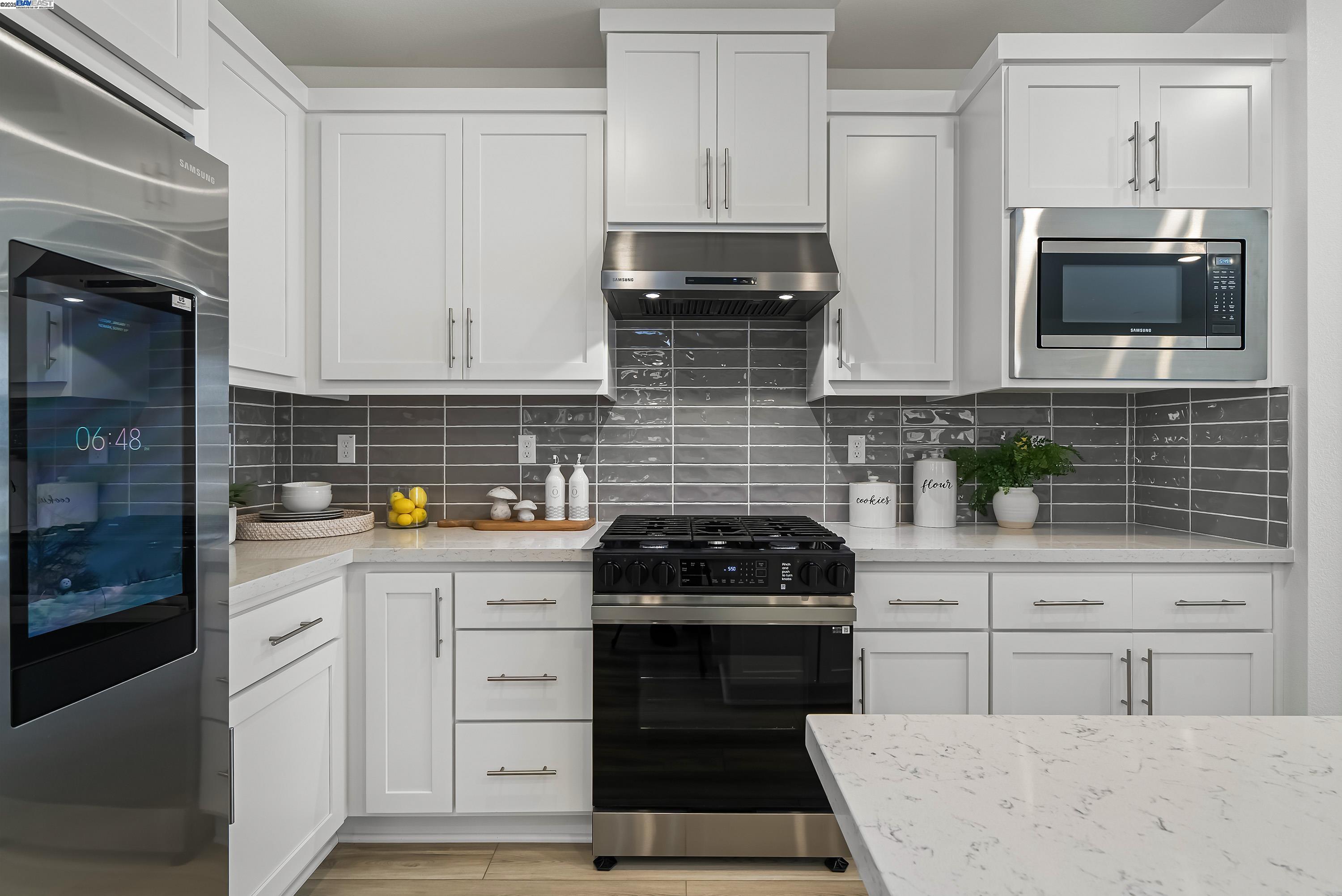 Detail Gallery Image 13 of 58 For 9174 Enterprise Dr, Newark,  CA 94560 - 3 Beds | 3/1 Baths