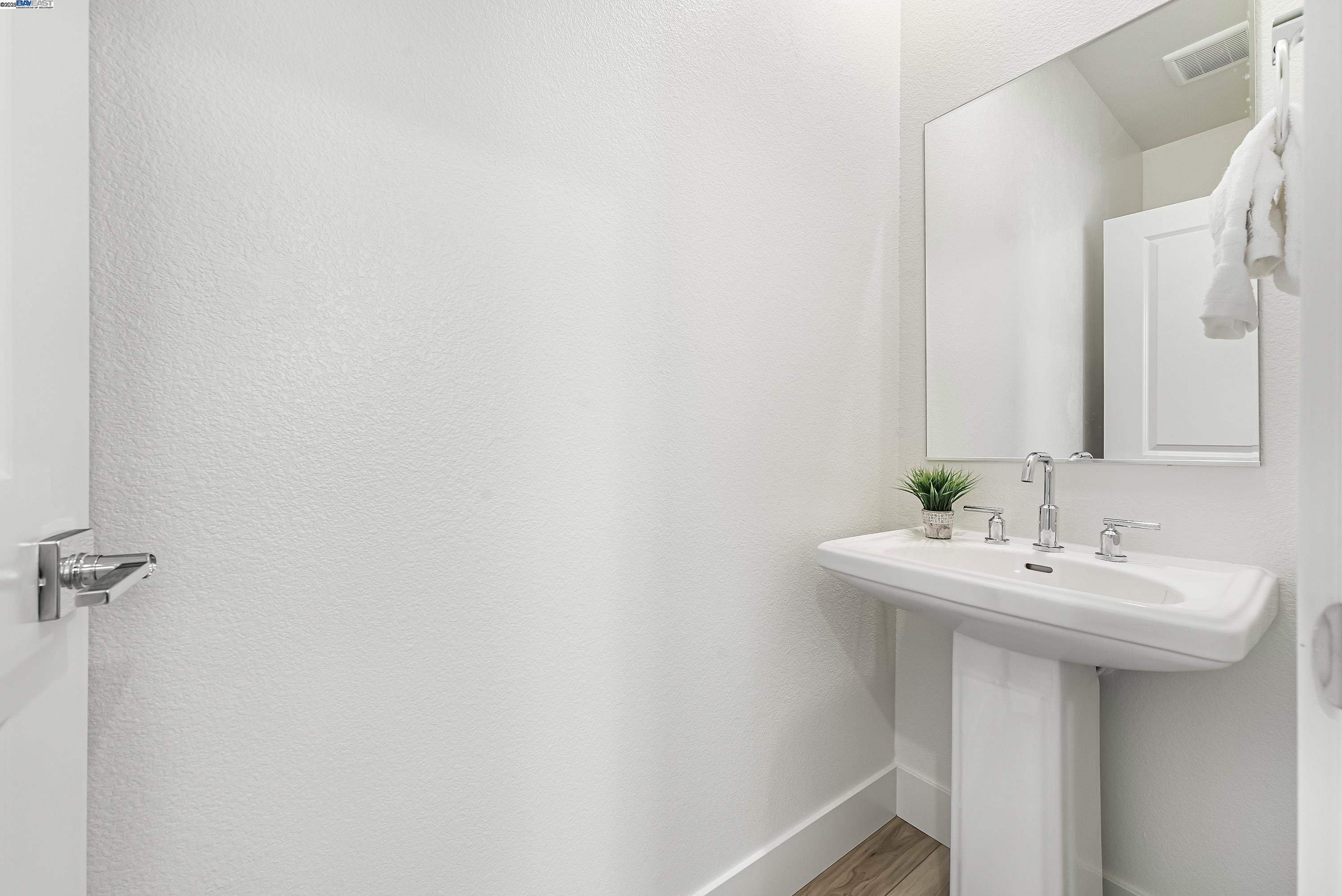 Detail Gallery Image 16 of 58 For 9174 Enterprise Dr, Newark,  CA 94560 - 3 Beds | 3/1 Baths