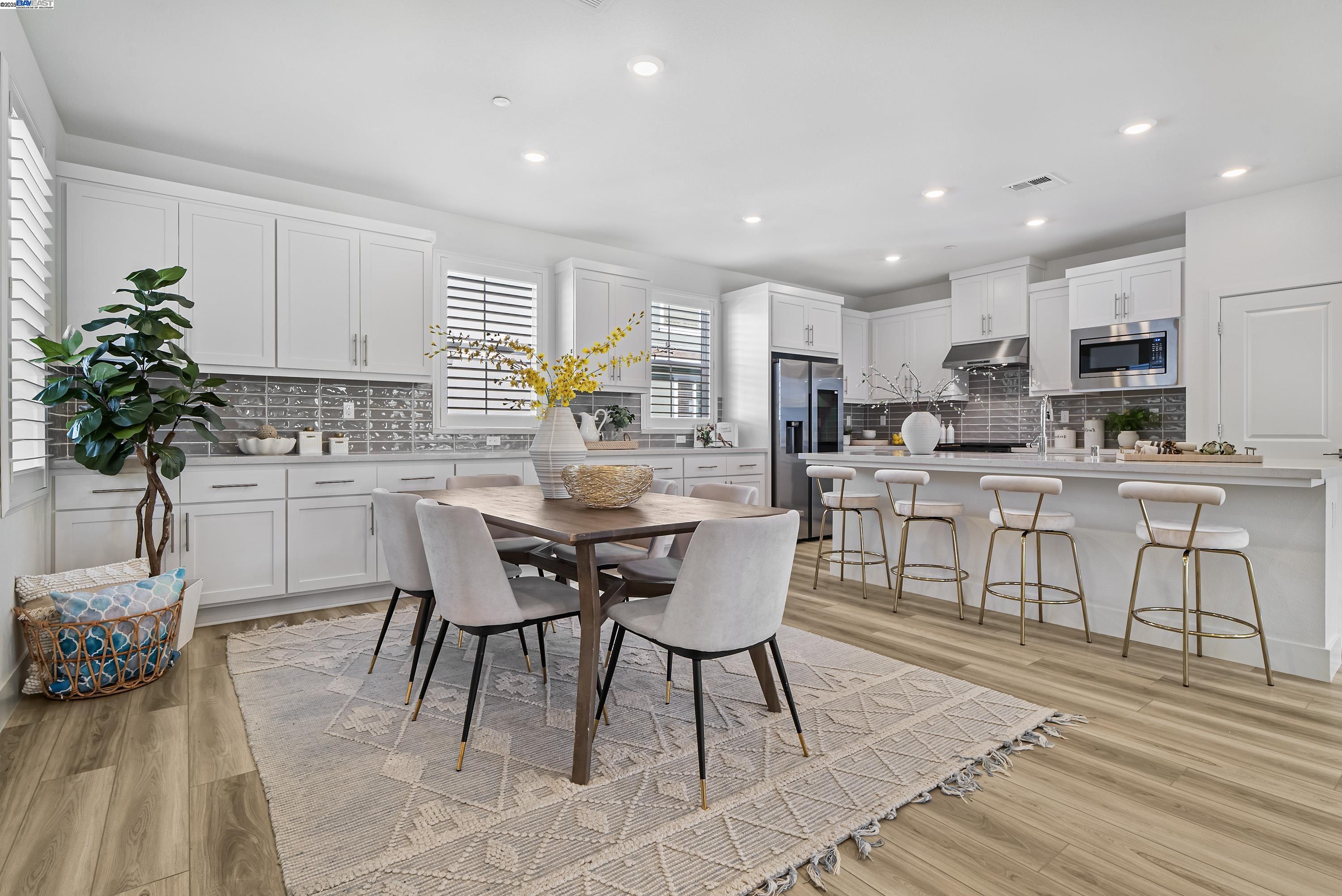 Detail Gallery Image 4 of 58 For 9174 Enterprise Dr, Newark,  CA 94560 - 3 Beds | 3/1 Baths