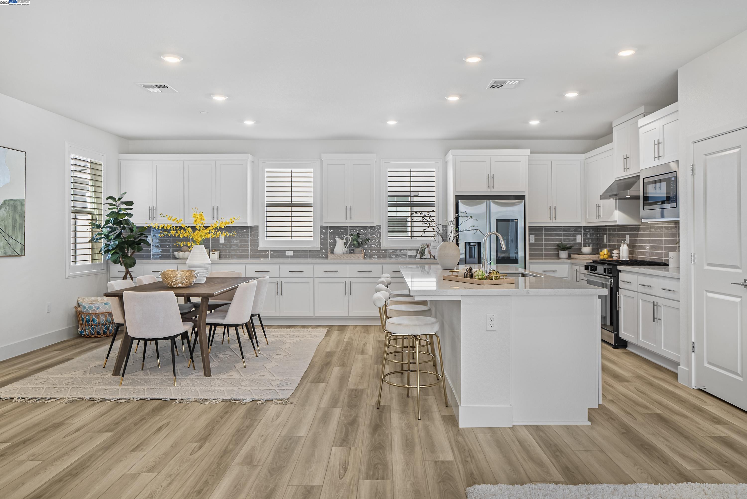 Detail Gallery Image 6 of 58 For 9174 Enterprise Dr, Newark,  CA 94560 - 3 Beds | 3/1 Baths
