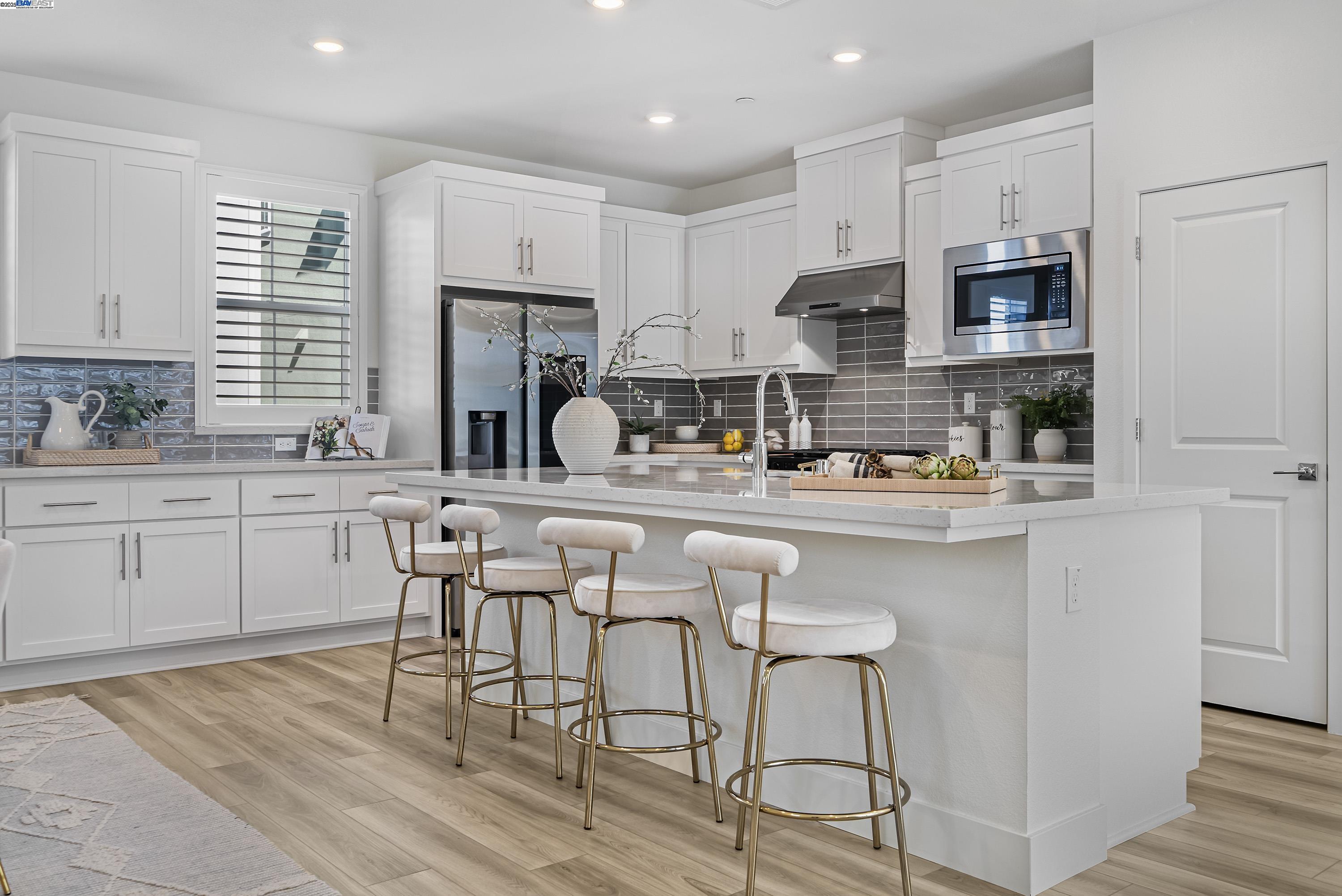 Detail Gallery Image 8 of 58 For 9174 Enterprise Dr, Newark,  CA 94560 - 3 Beds | 3/1 Baths