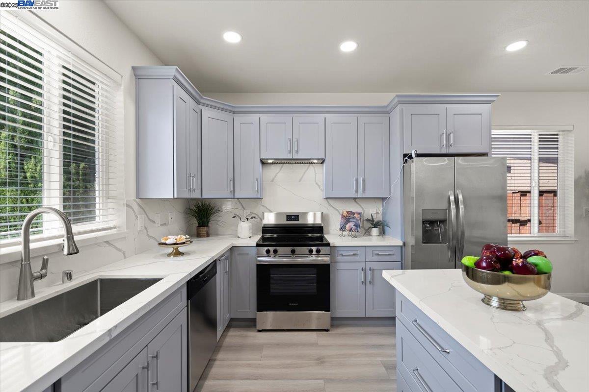 Detail Gallery Image 12 of 15 For 4614 Houndshaven Way, San Jose,  CA 95111-3710 - 3 Beds | 2 Baths