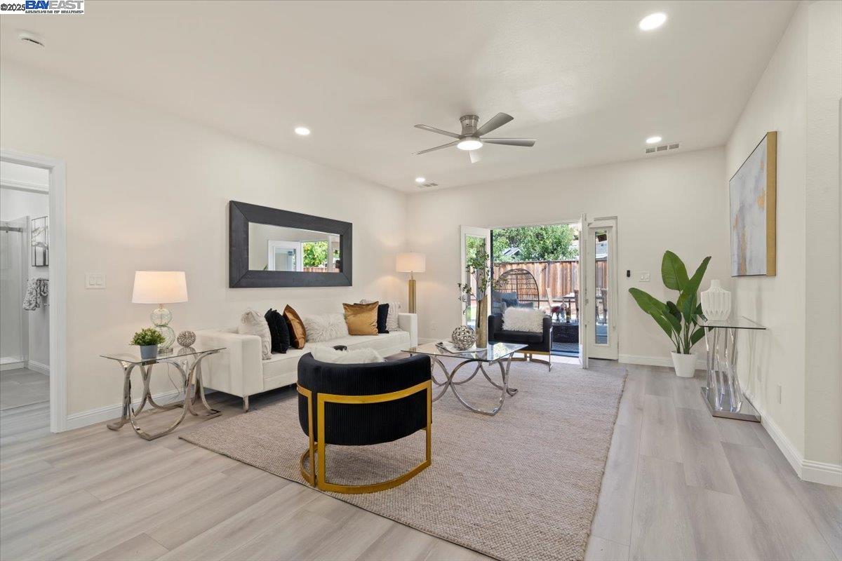 Detail Gallery Image 14 of 15 For 4614 Houndshaven Way, San Jose,  CA 95111-3710 - 3 Beds | 2 Baths