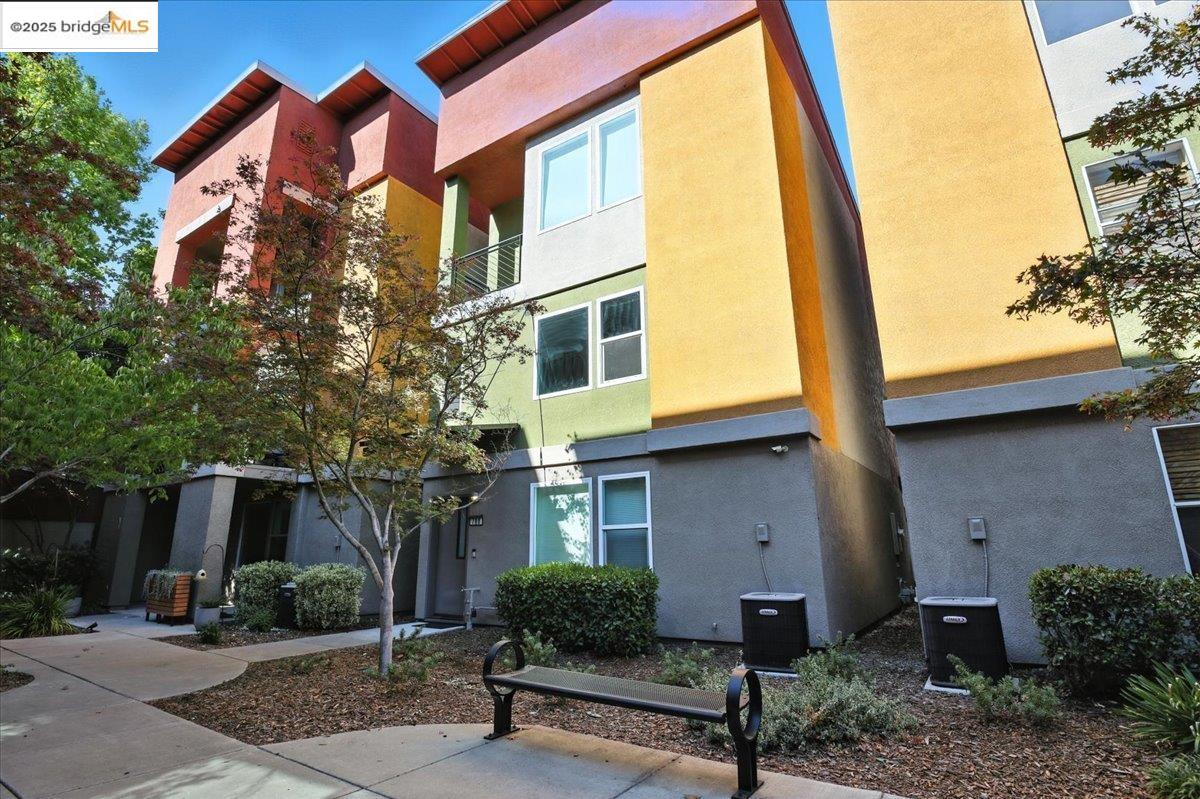 Detail Gallery Image 2 of 27 For 788 Pearlite Ct, West Sacramento,  CA 95691 - 2 Beds | 2 Baths