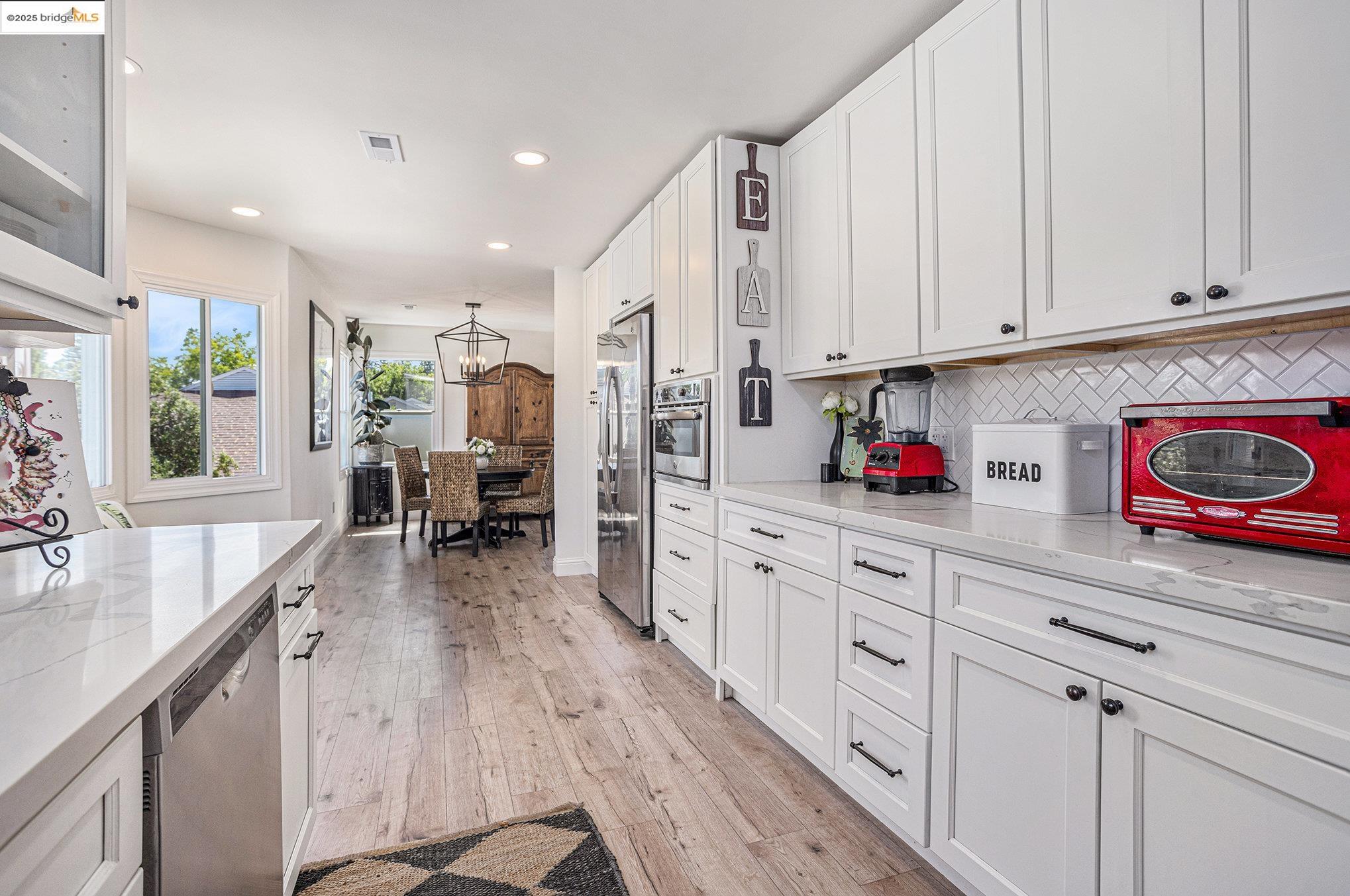 Detail Gallery Image 11 of 54 For 1828 Clayton Way, Concord,  CA 94519 - 4 Beds | 3 Baths