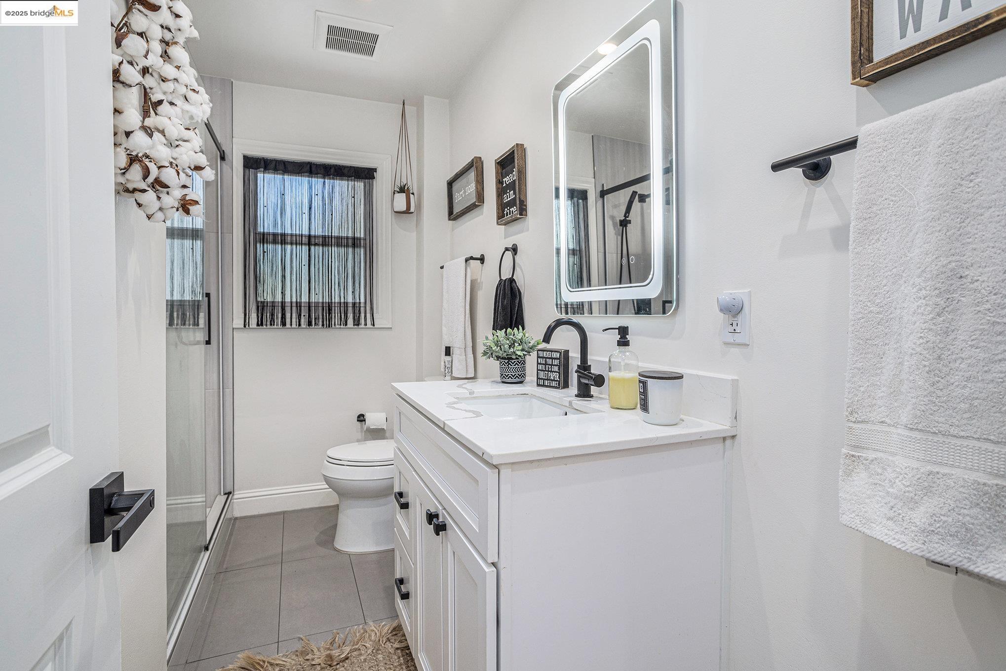 Detail Gallery Image 14 of 54 For 1828 Clayton Way, Concord,  CA 94519 - 4 Beds | 3 Baths