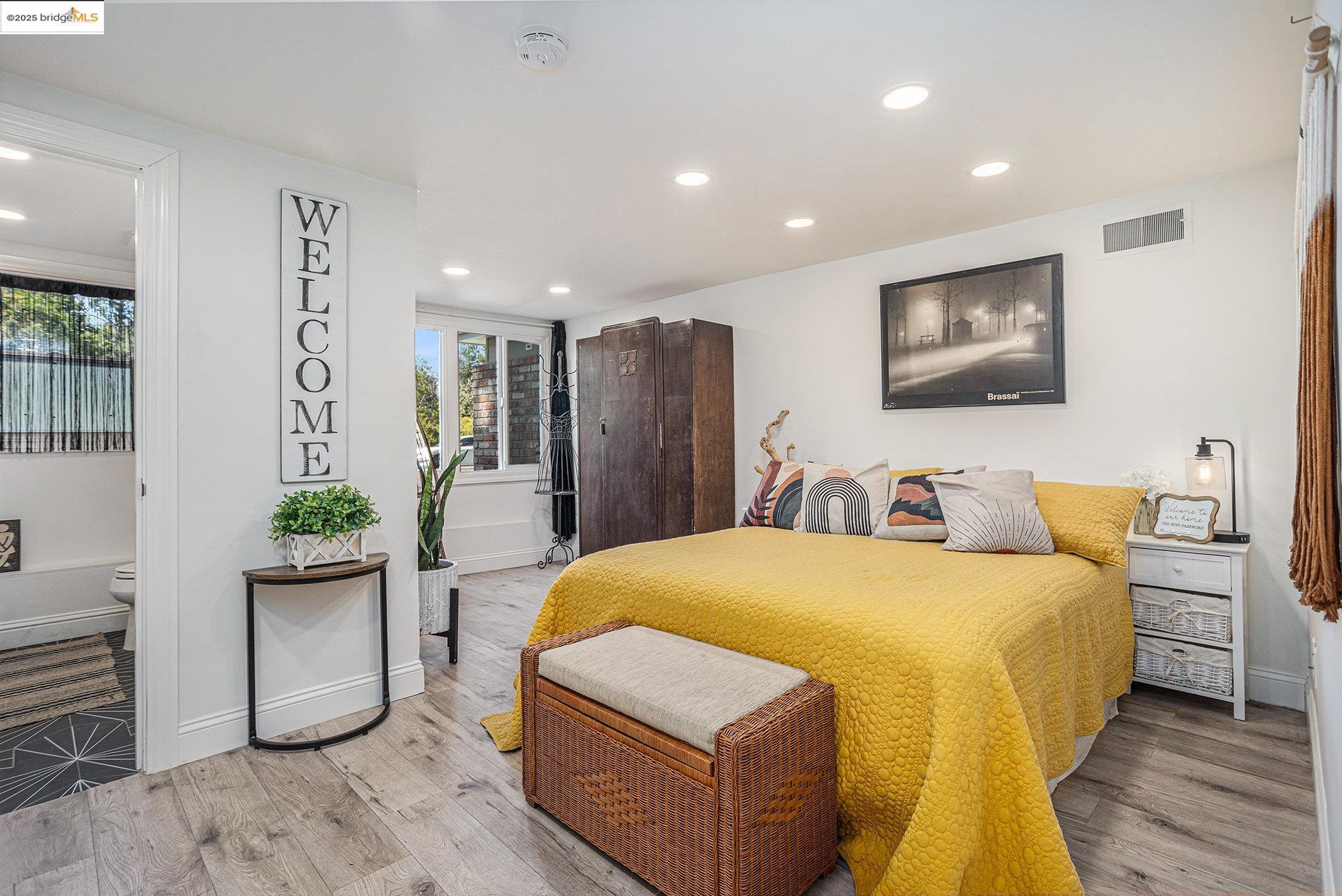Detail Gallery Image 20 of 54 For 1828 Clayton Way, Concord,  CA 94519 - 4 Beds | 3 Baths