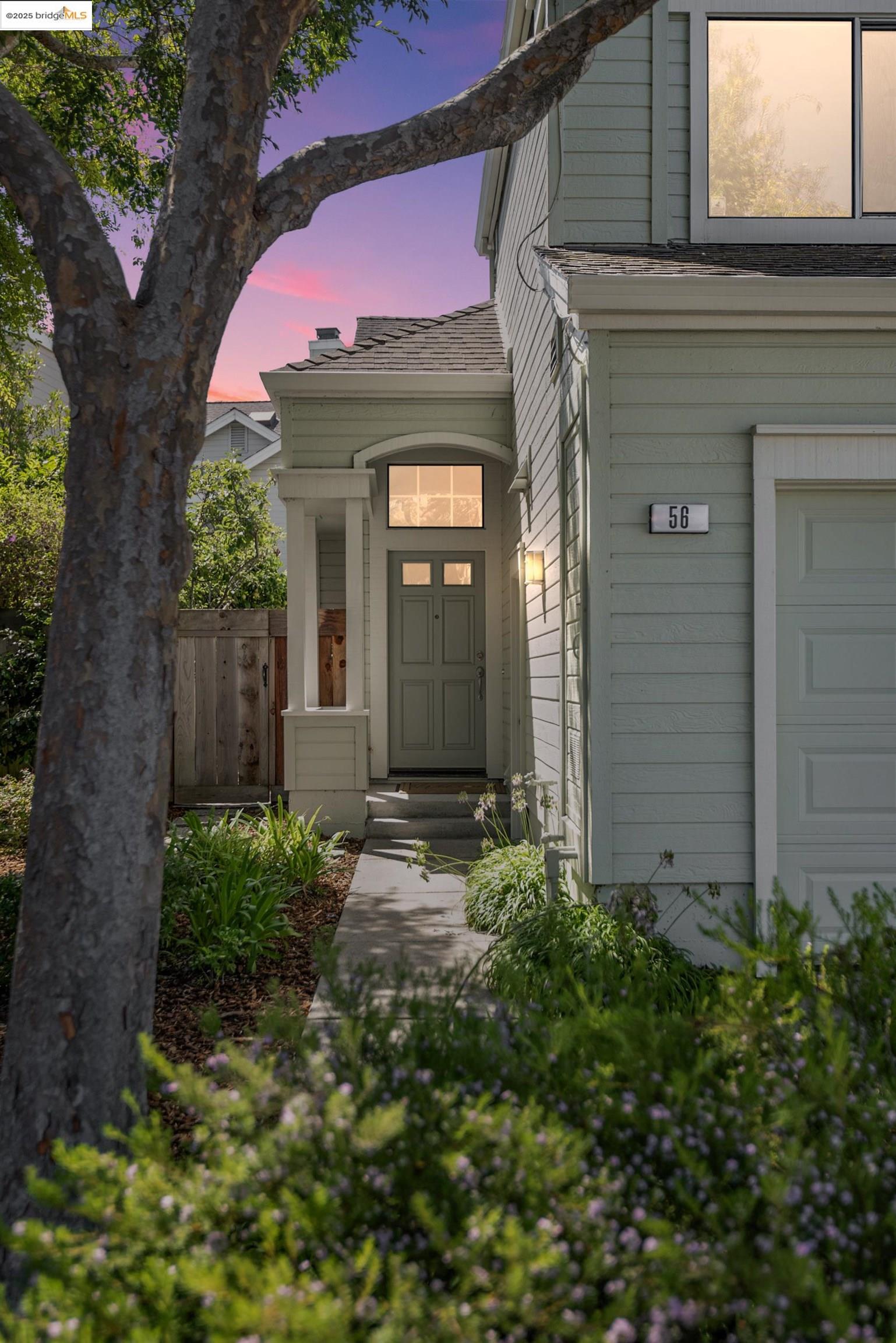 Detail Gallery Image 2 of 42 For 56 Bannister Way, Alameda,  CA 94502 - 3 Beds | 2/1 Baths