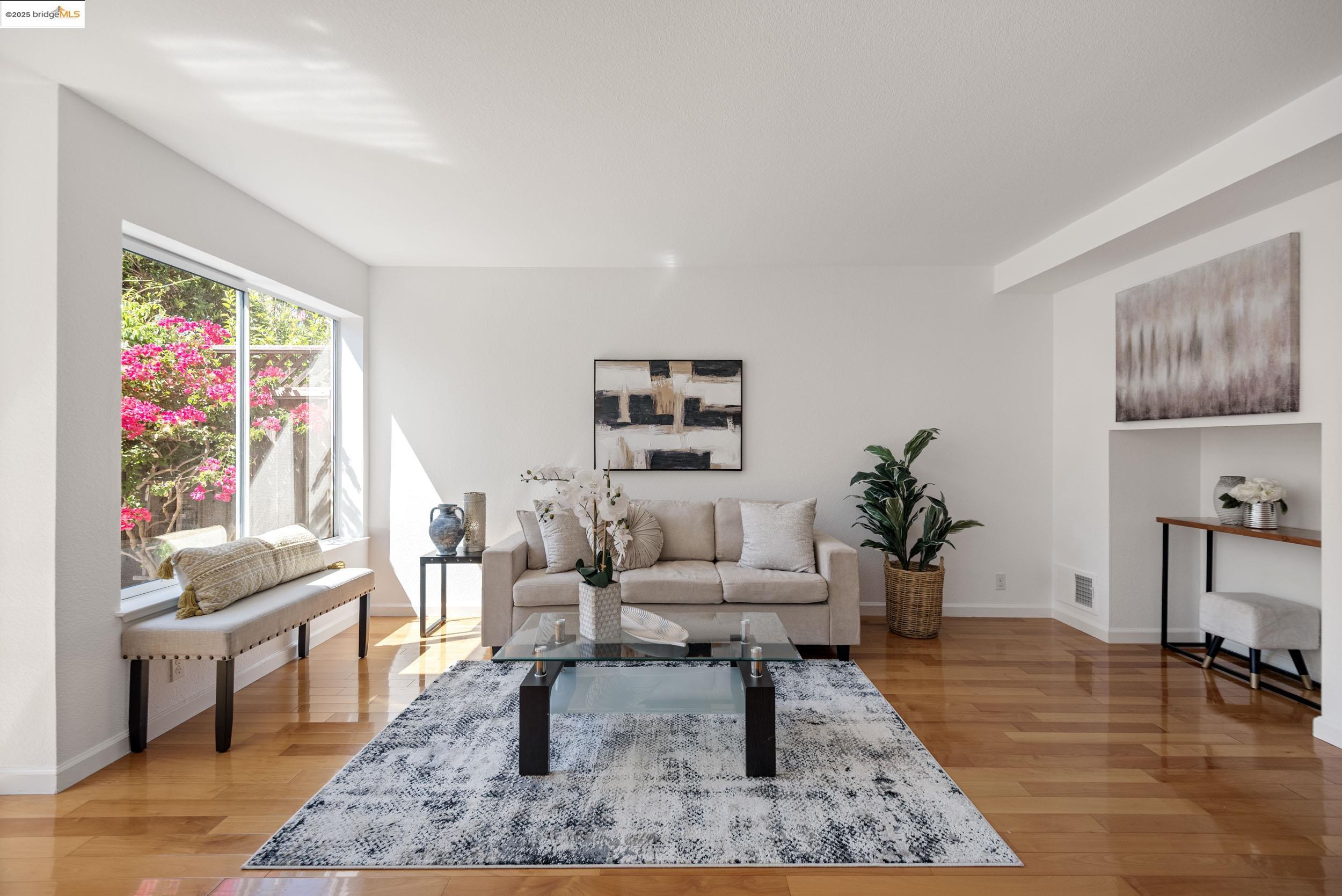 Detail Gallery Image 8 of 42 For 56 Bannister Way, Alameda,  CA 94502 - 3 Beds | 2/1 Baths