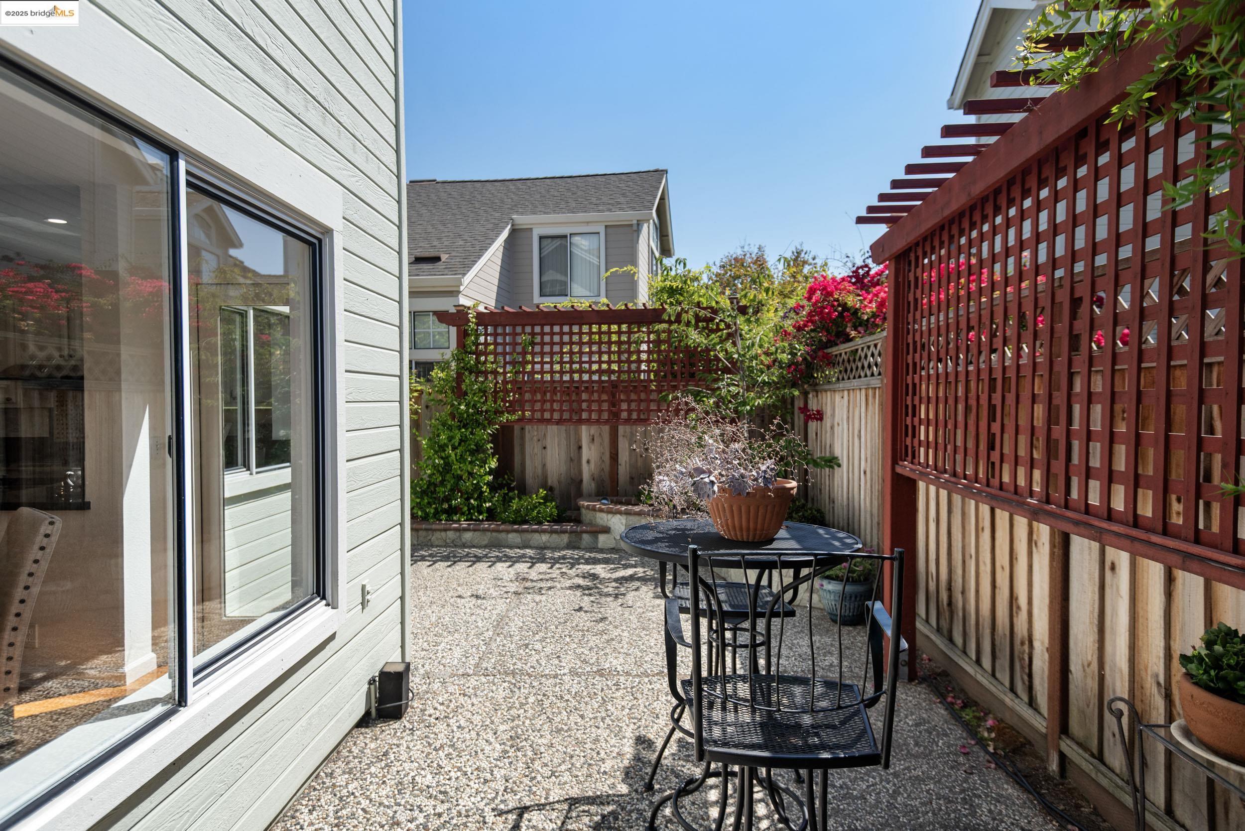 Detail Gallery Image 34 of 42 For 56 Bannister Way, Alameda,  CA 94502 - 3 Beds | 2/1 Baths