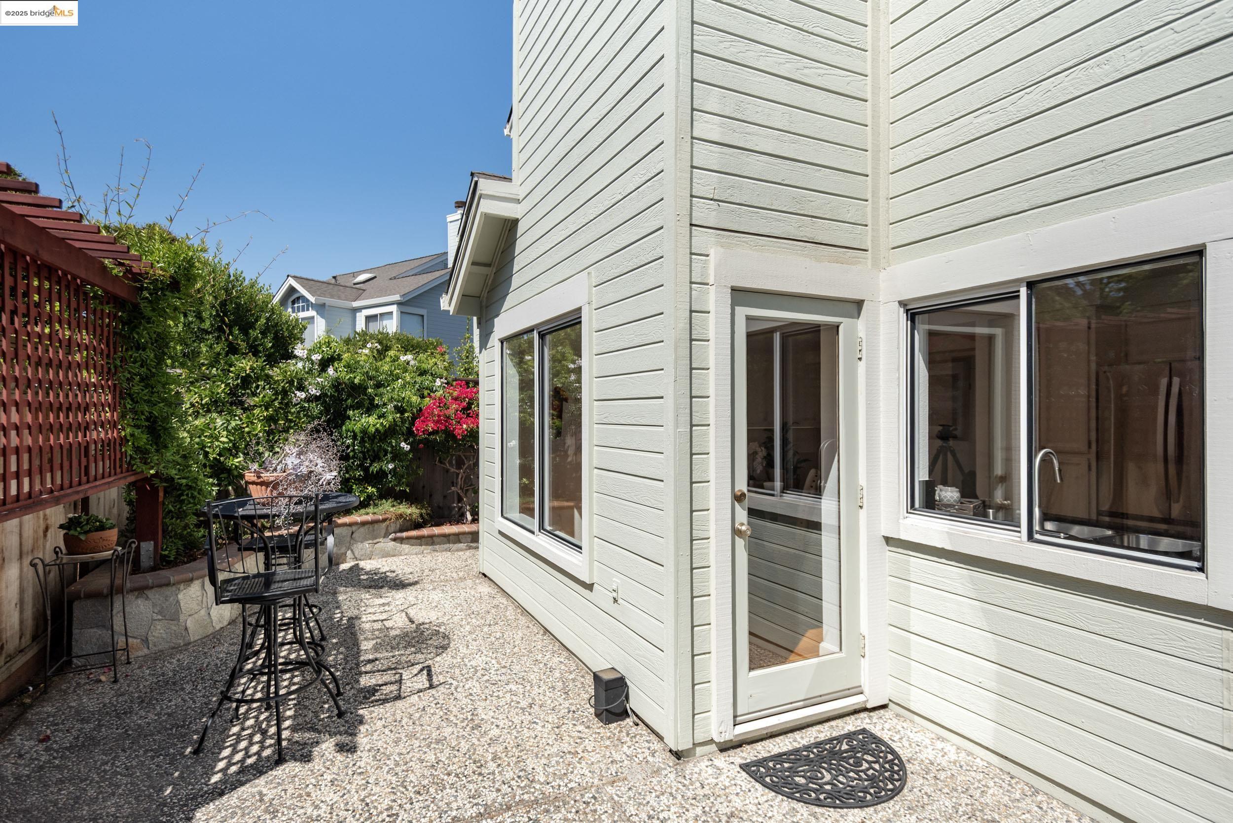 Detail Gallery Image 35 of 42 For 56 Bannister Way, Alameda,  CA 94502 - 3 Beds | 2/1 Baths
