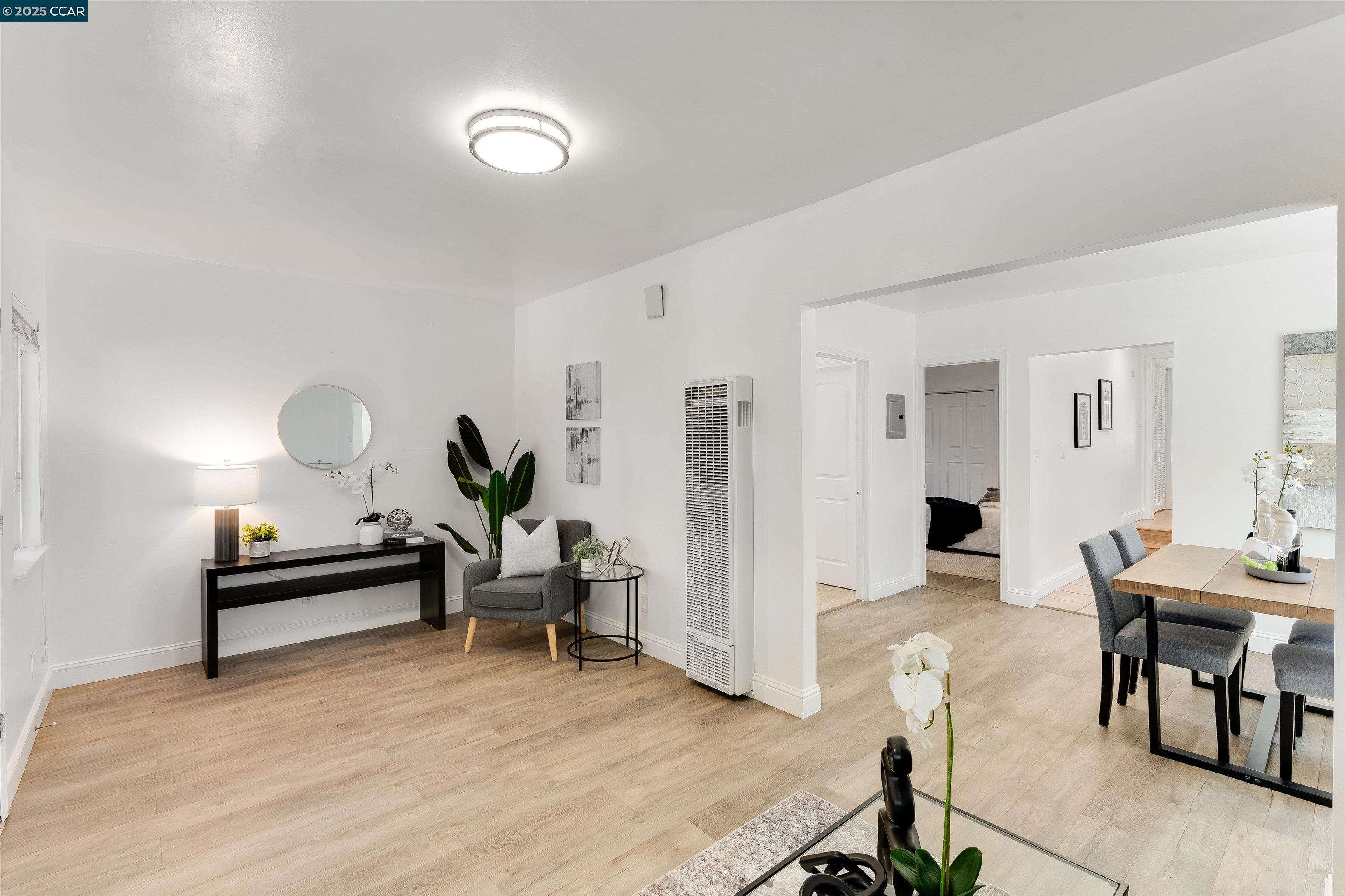 Front Image Thumbnail for CC41110340