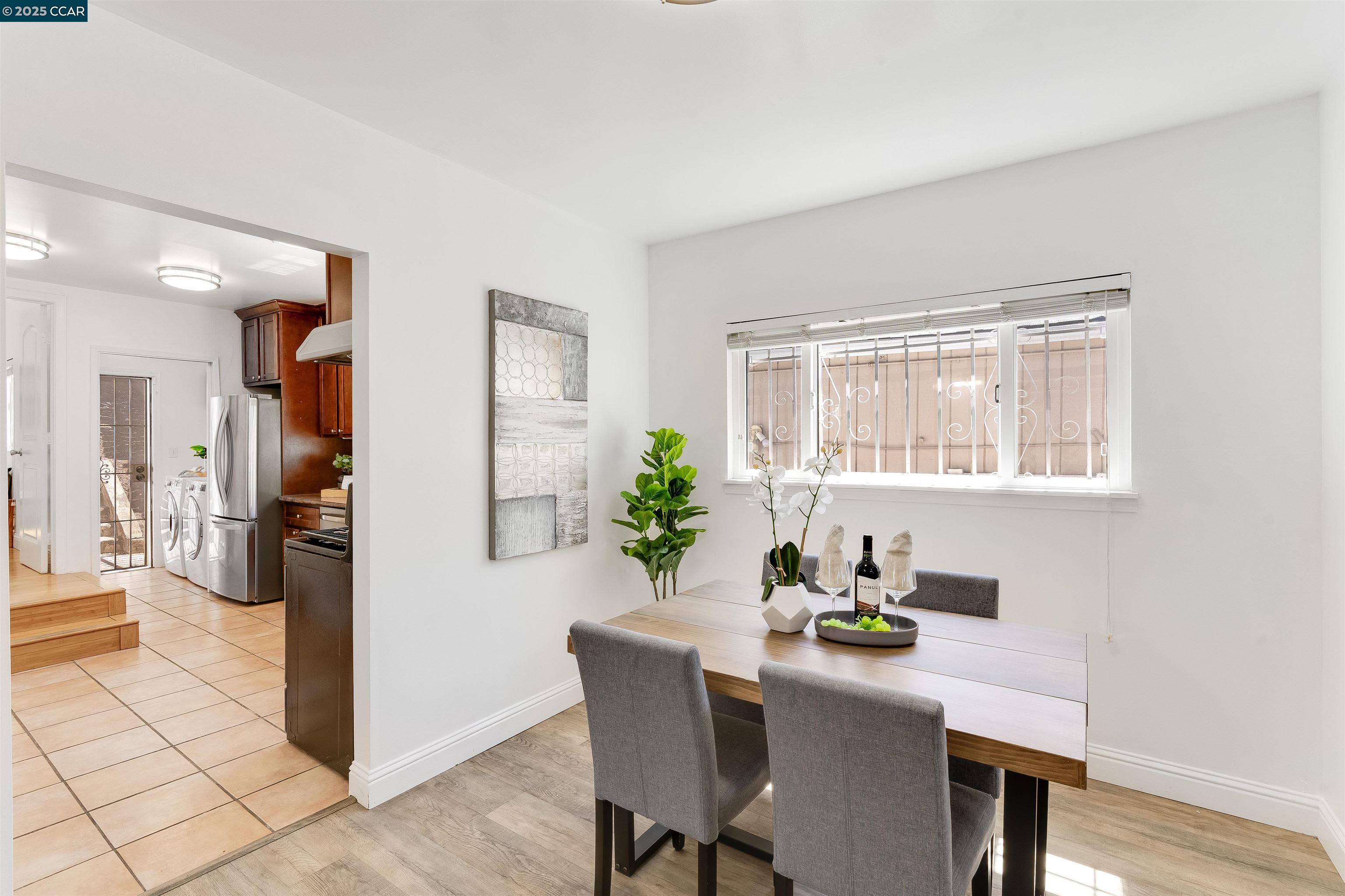 Detail Gallery Image 11 of 26 For 2154 35th Ave, Oakland,  CA 94601 - 2 Beds | 2 Baths