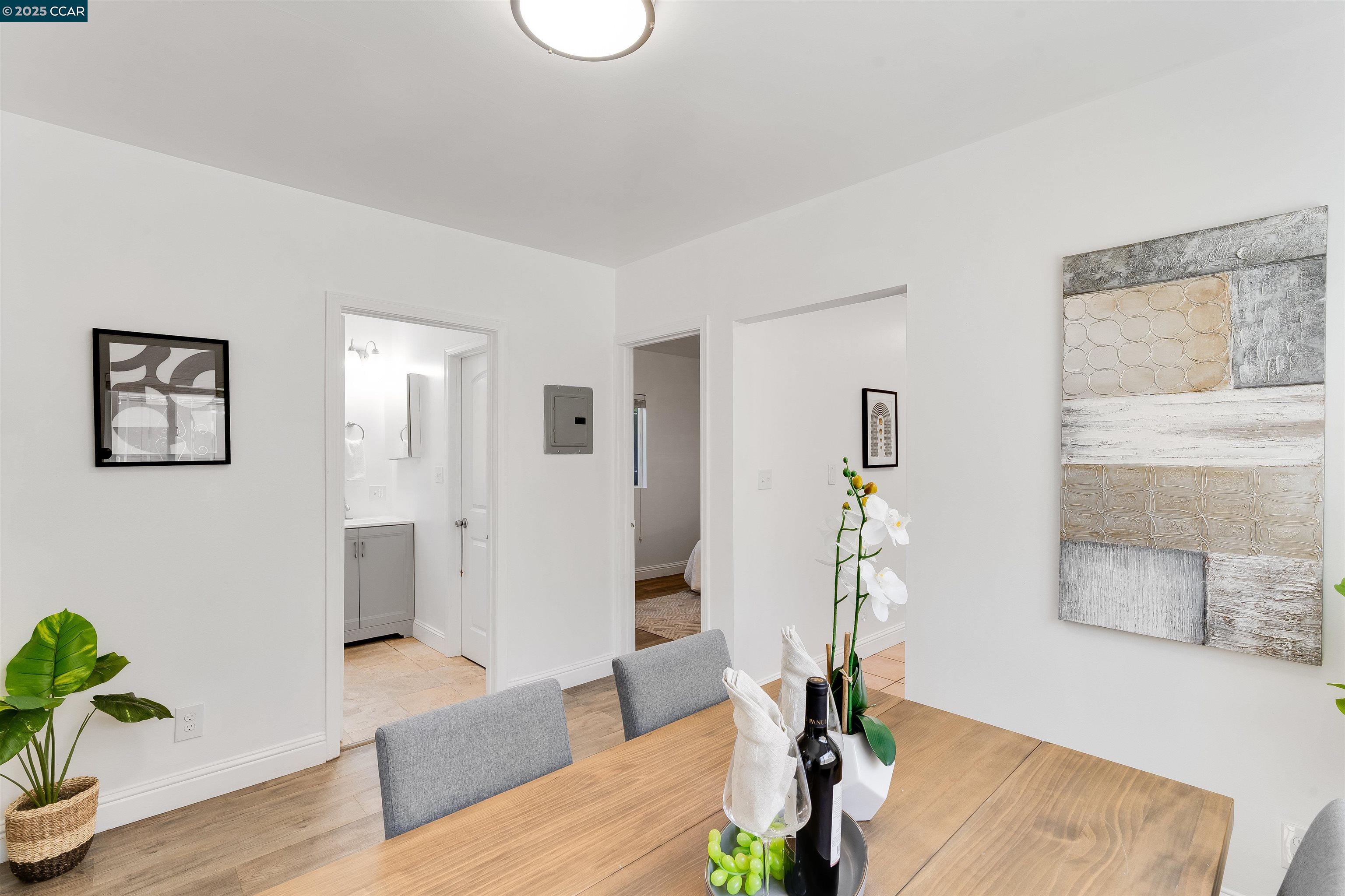 Detail Gallery Image 12 of 26 For 2154 35th Ave, Oakland,  CA 94601 - 2 Beds | 2 Baths