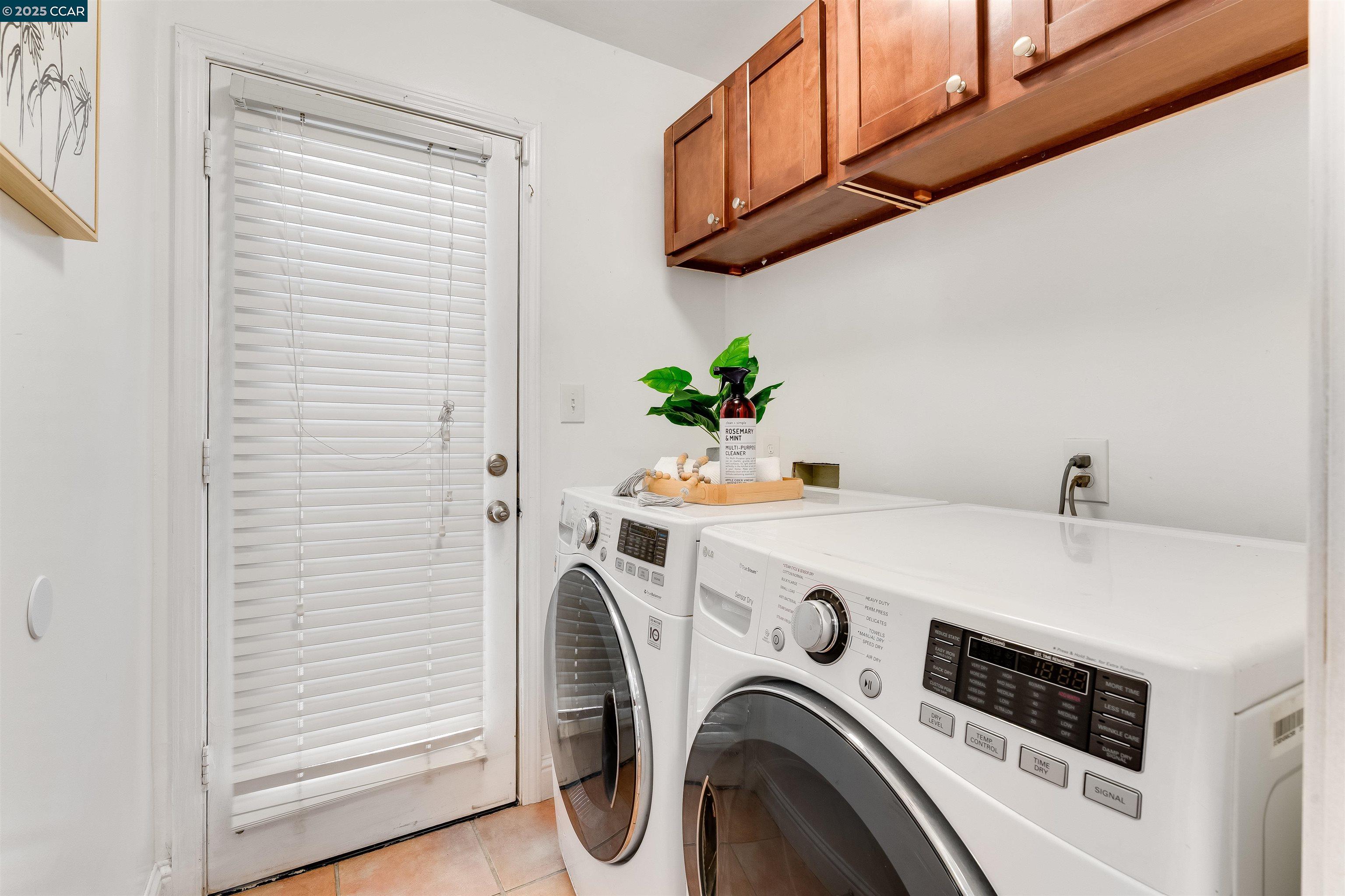 Detail Gallery Image 20 of 26 For 2154 35th Ave, Oakland,  CA 94601 - 2 Beds | 2 Baths